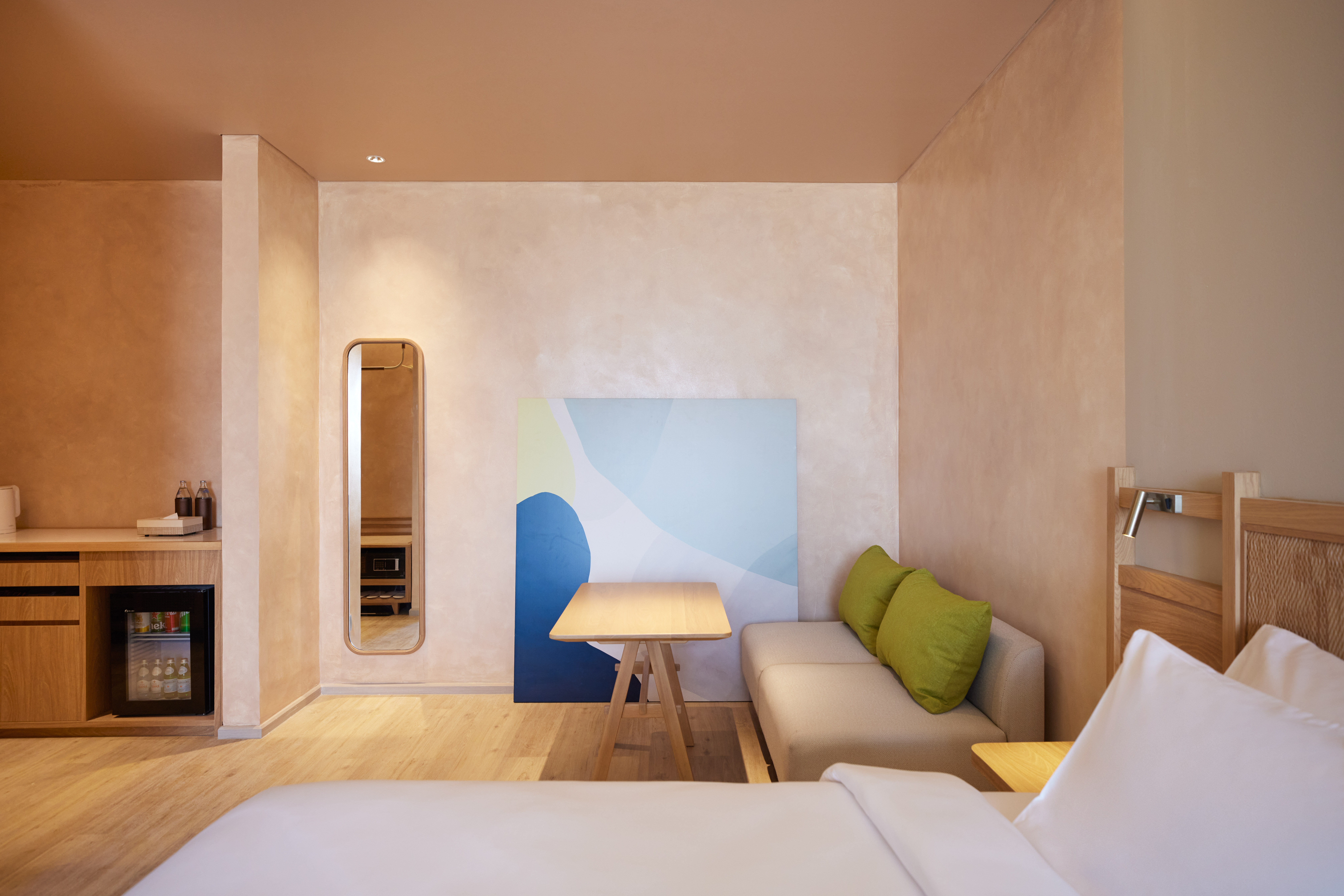 Studio King Size Bed