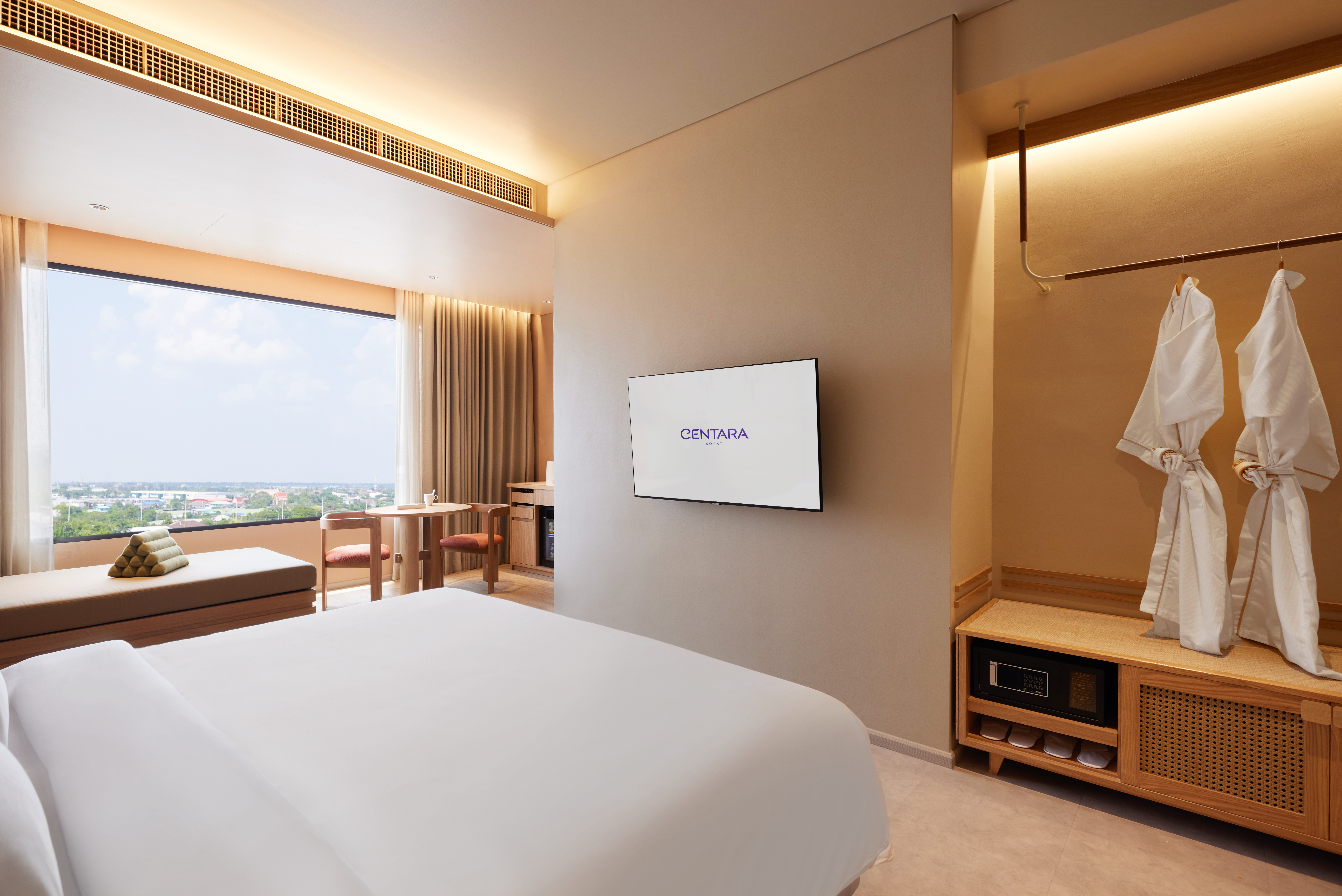 Double Deluxe King Bed