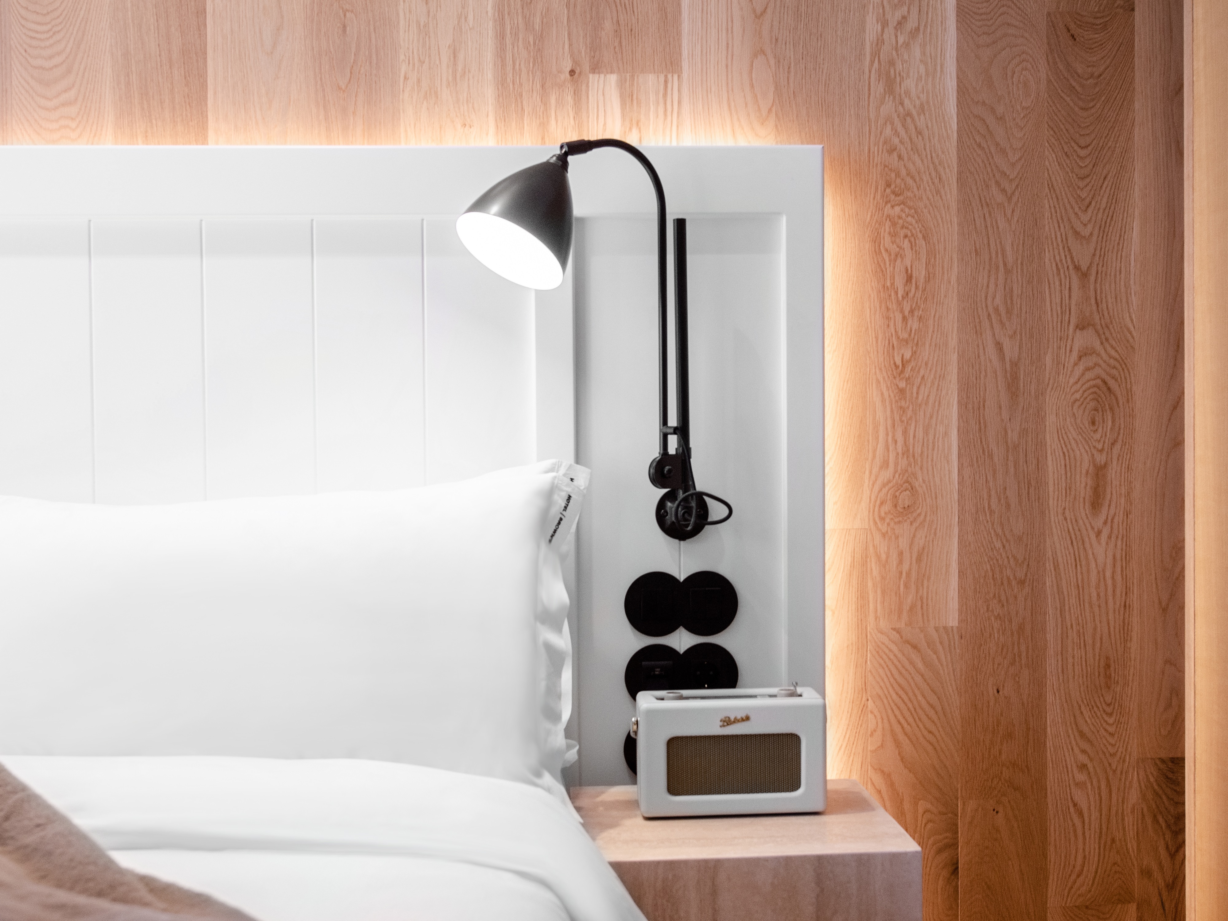 Double Deluxe One Bed