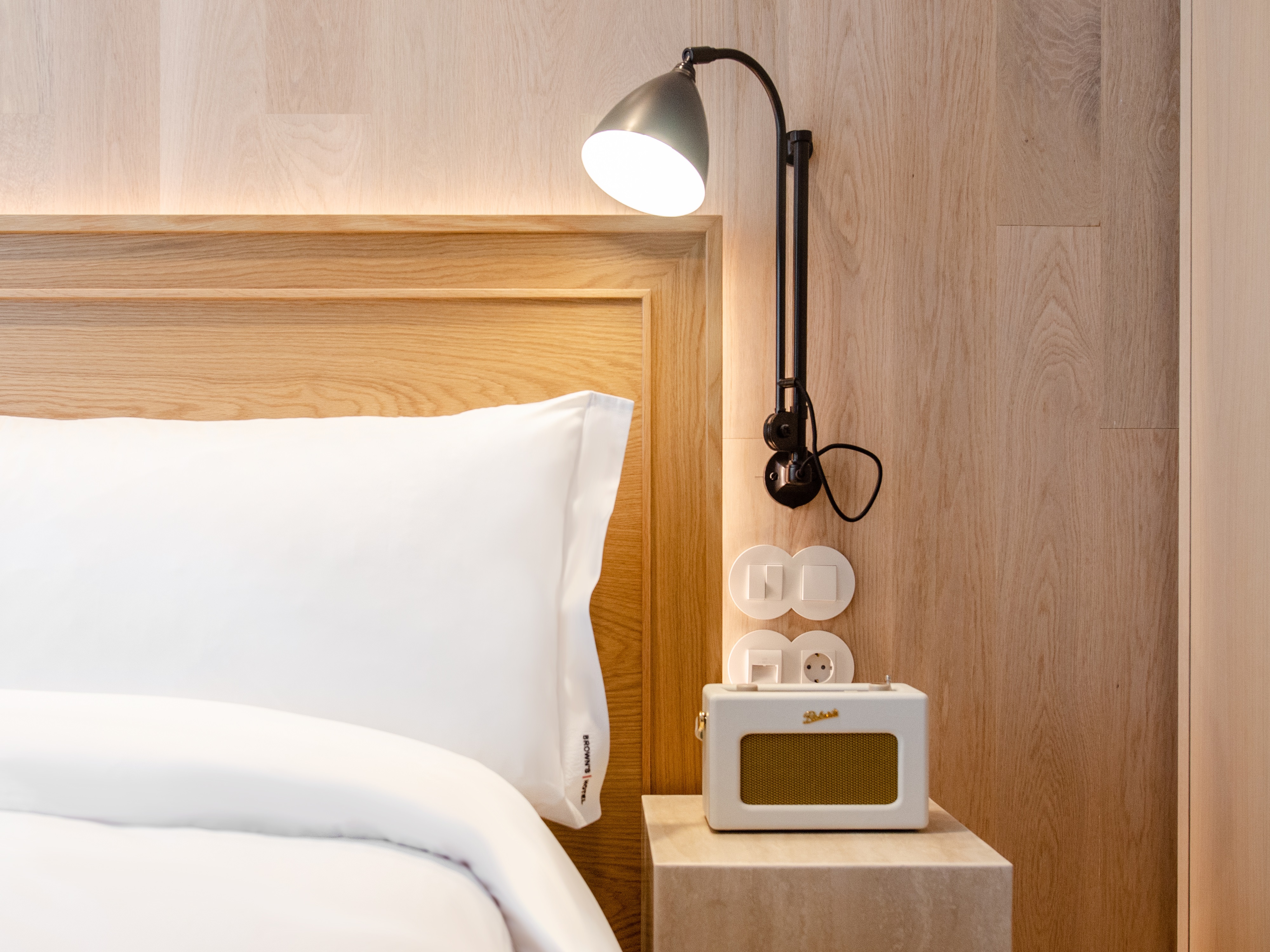 Double Deluxe One Bed