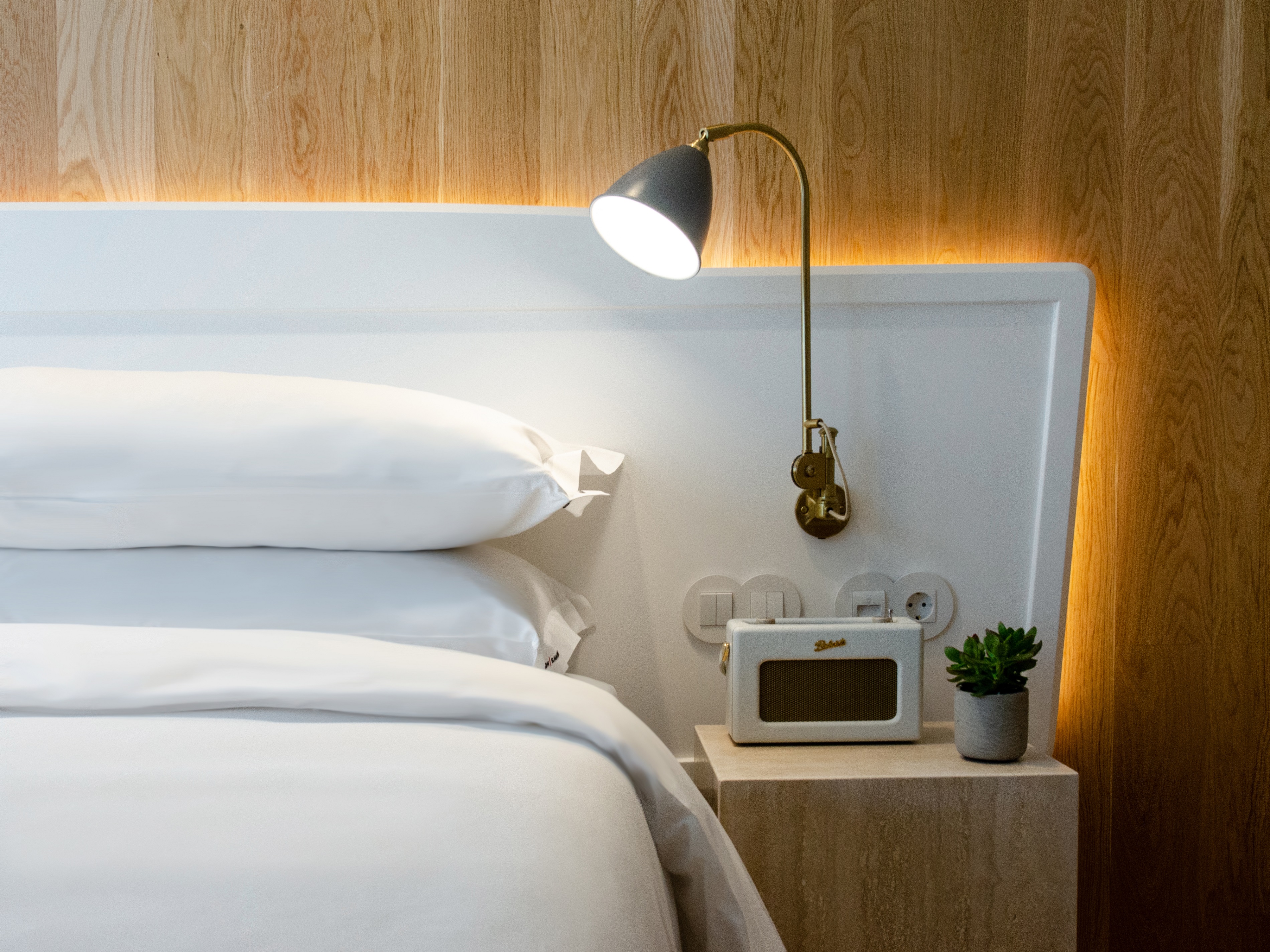 Double Deluxe One Bed