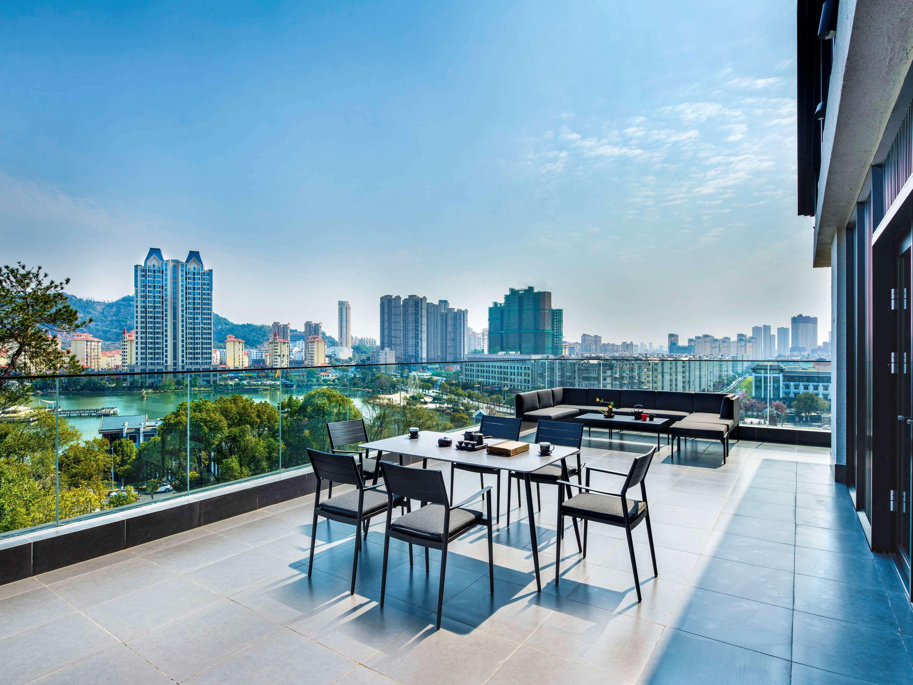 Double Deluxe Lake View