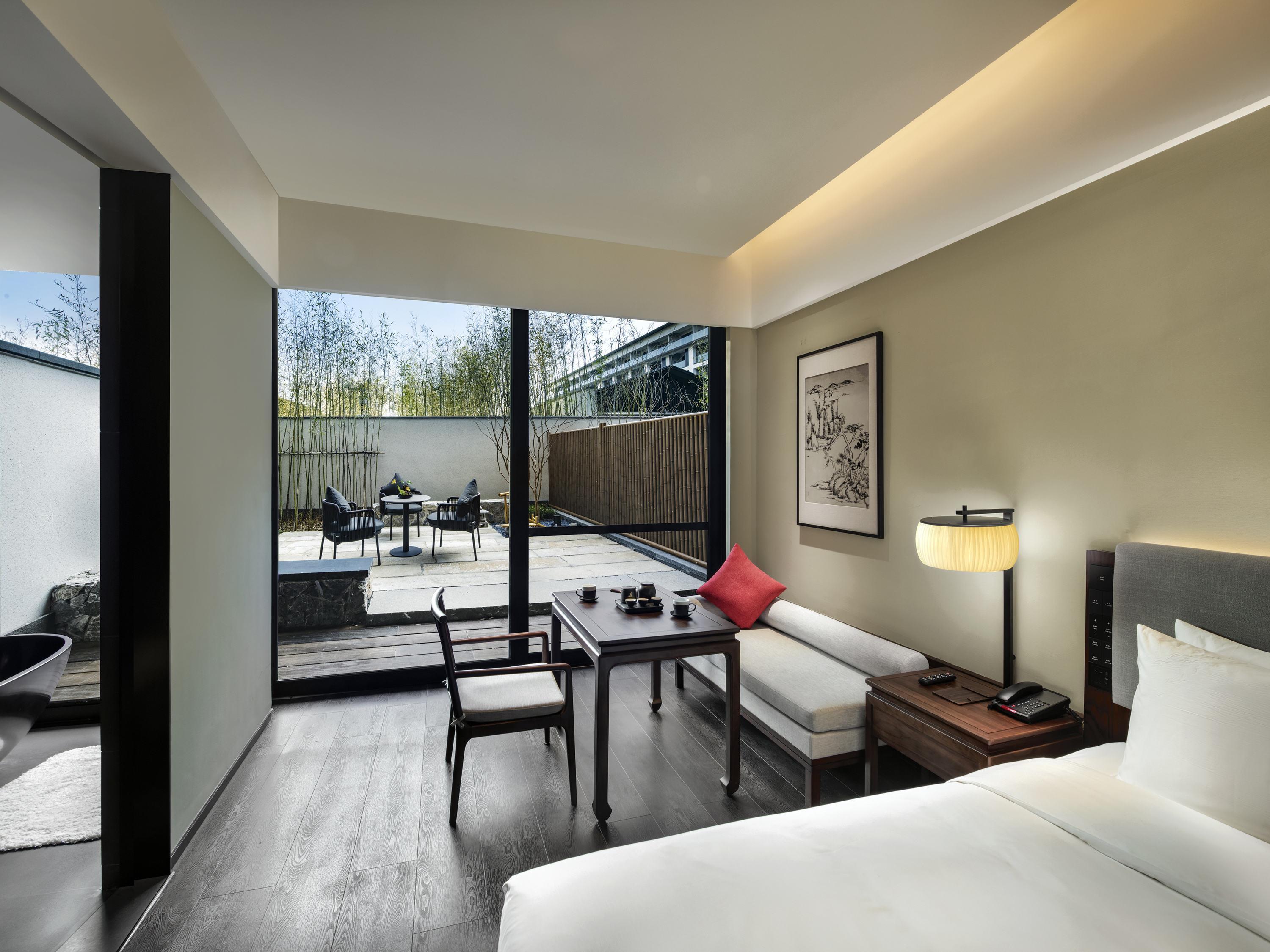 Double Garden View King Bed