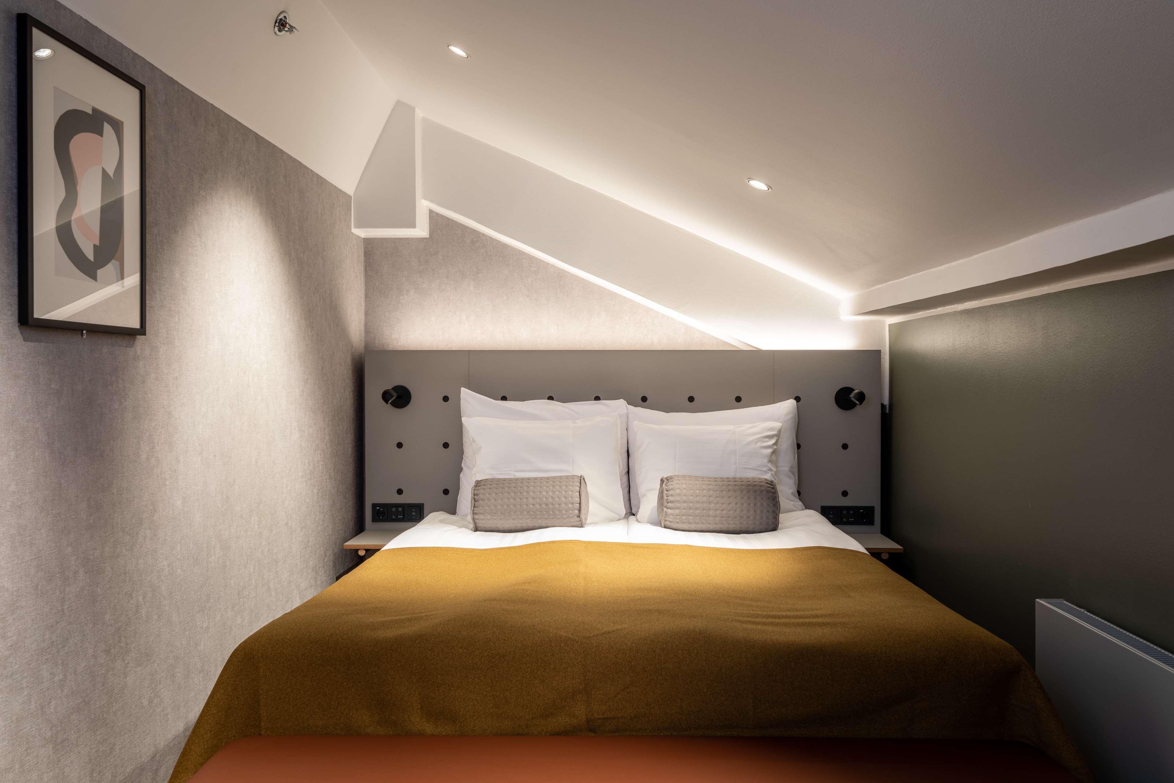 Double Single Superior King Bed