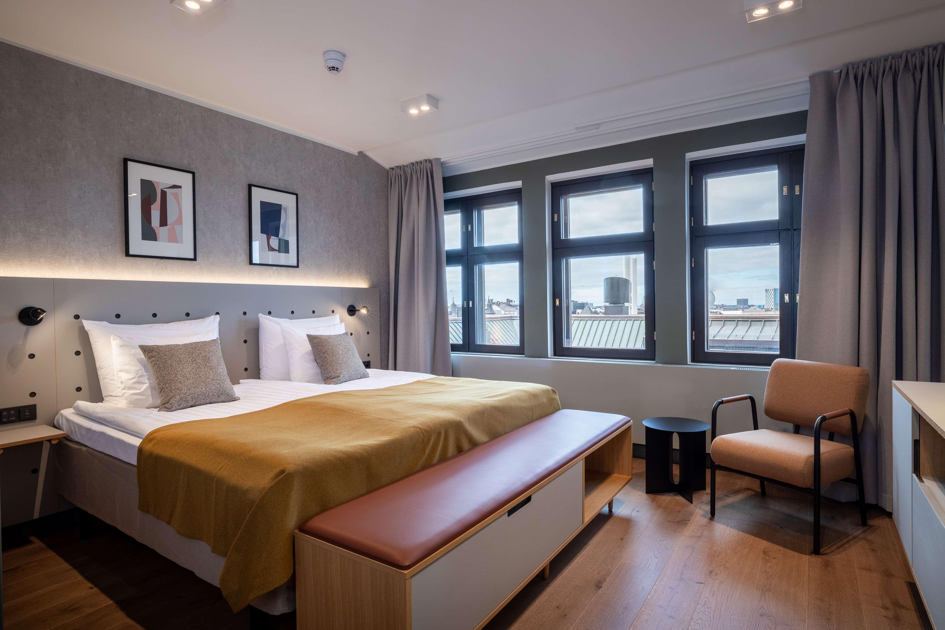 Double Single Superior King Bed