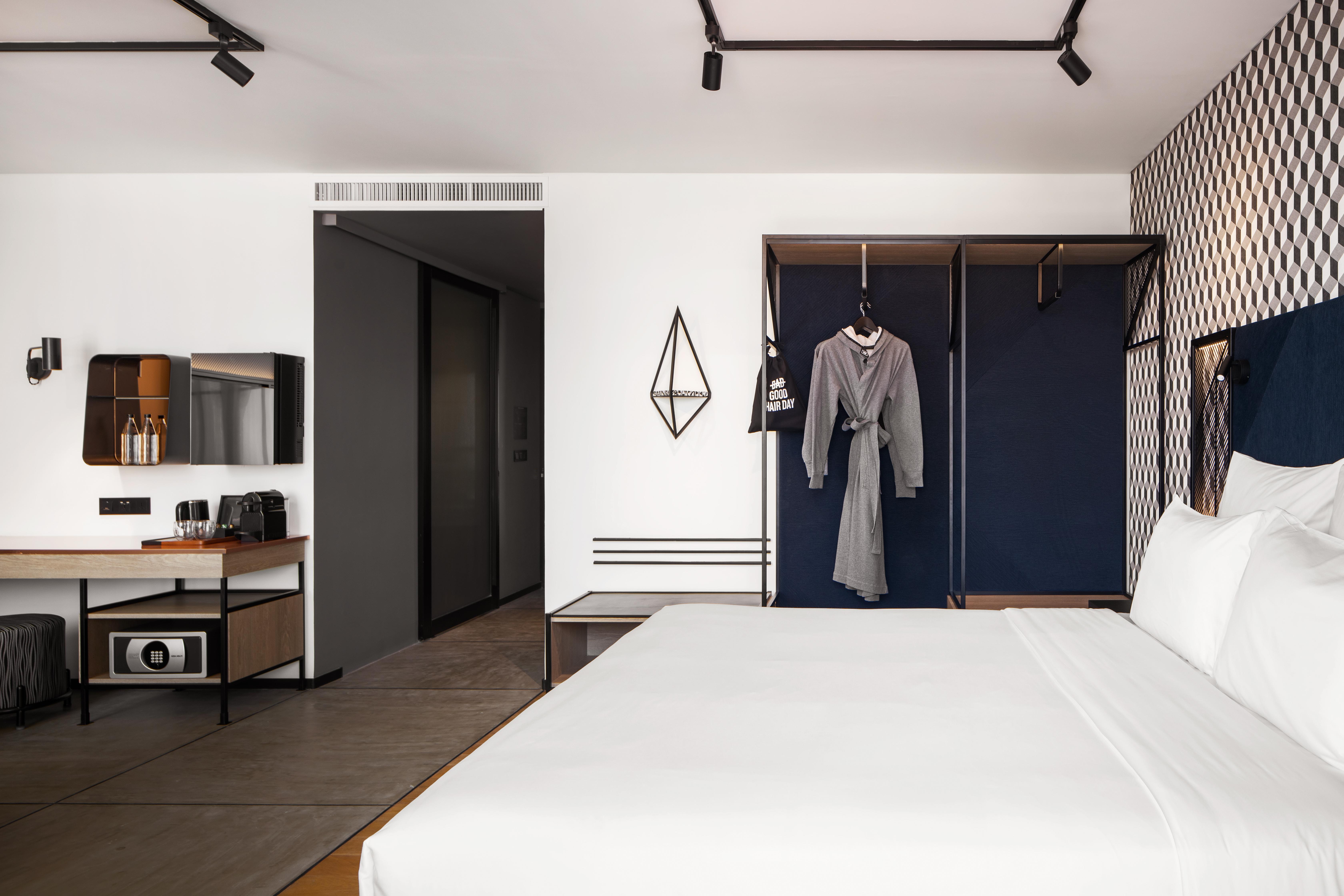 Double Queen Size Bed