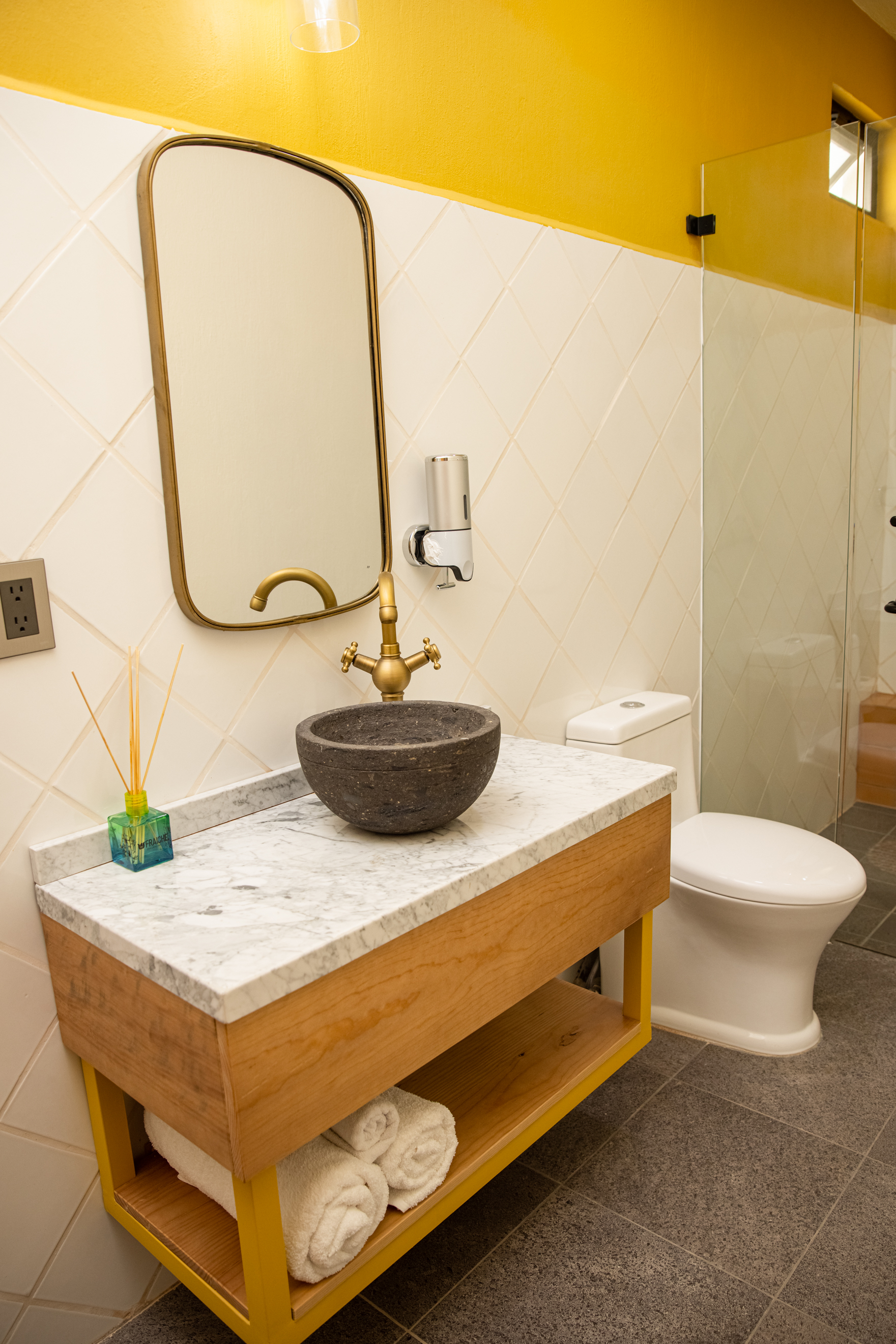 Double King Bed One Bedroom 