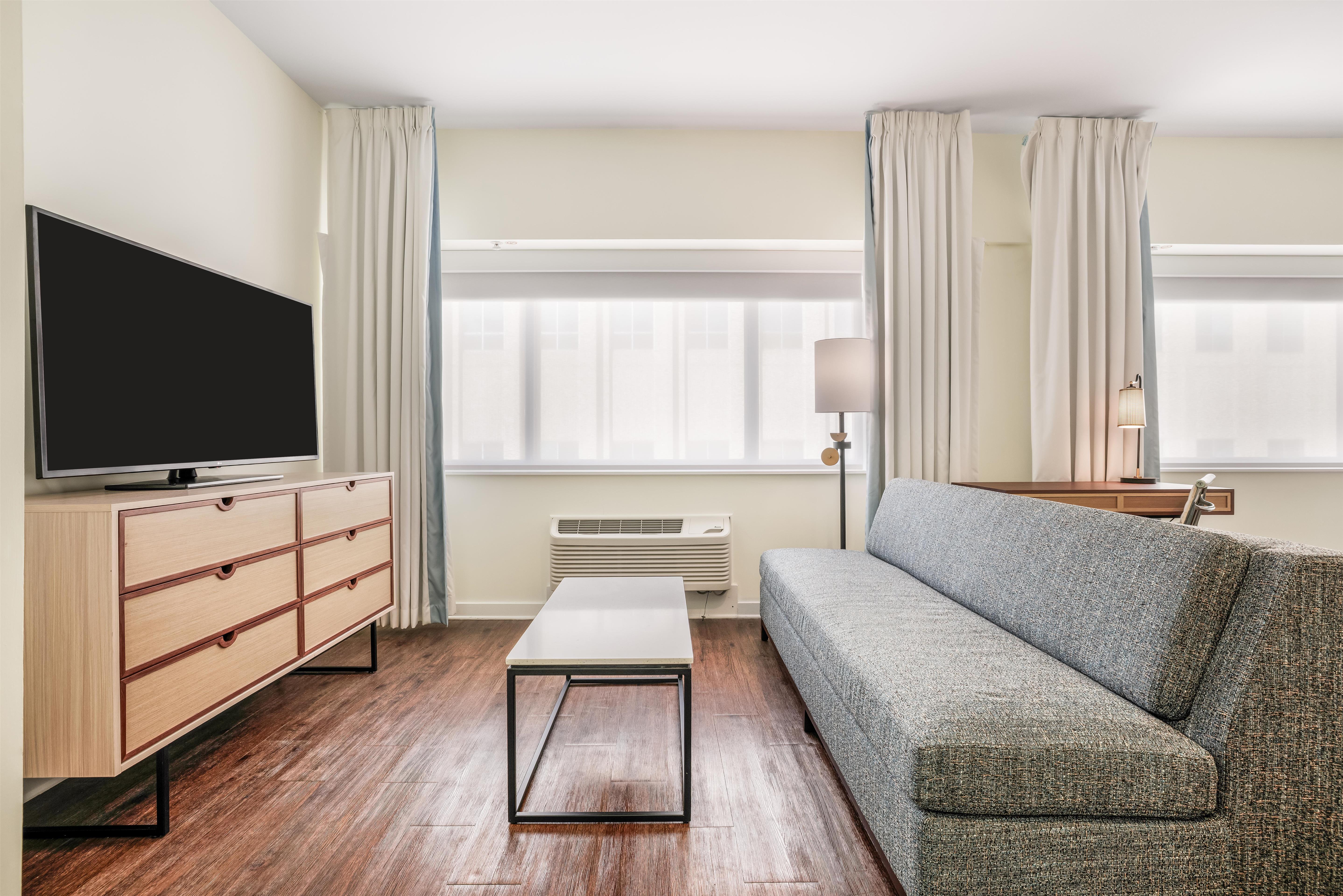 Junior Suite Accessible King Size Bed