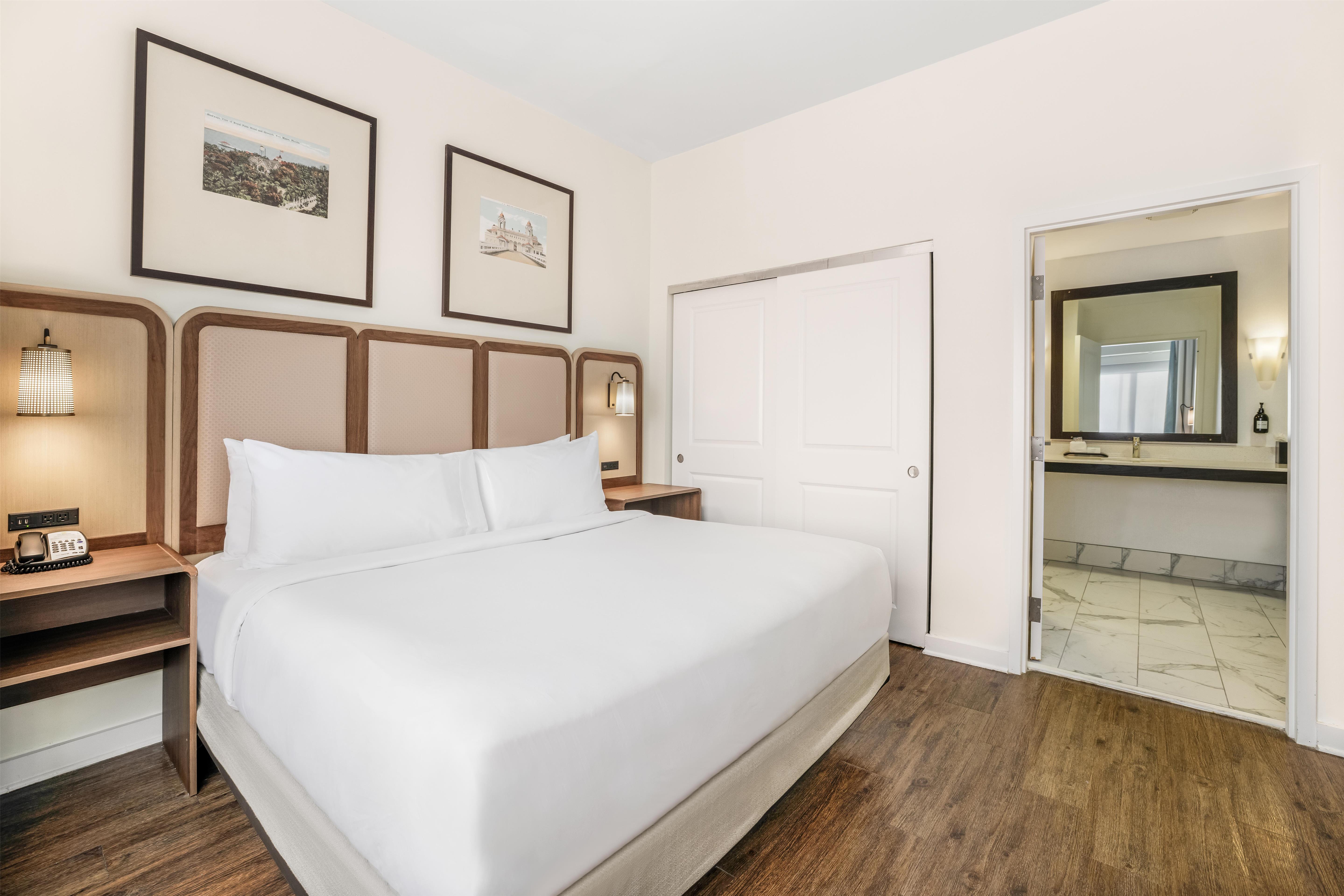 Junior Suite Accessible King Size Bed