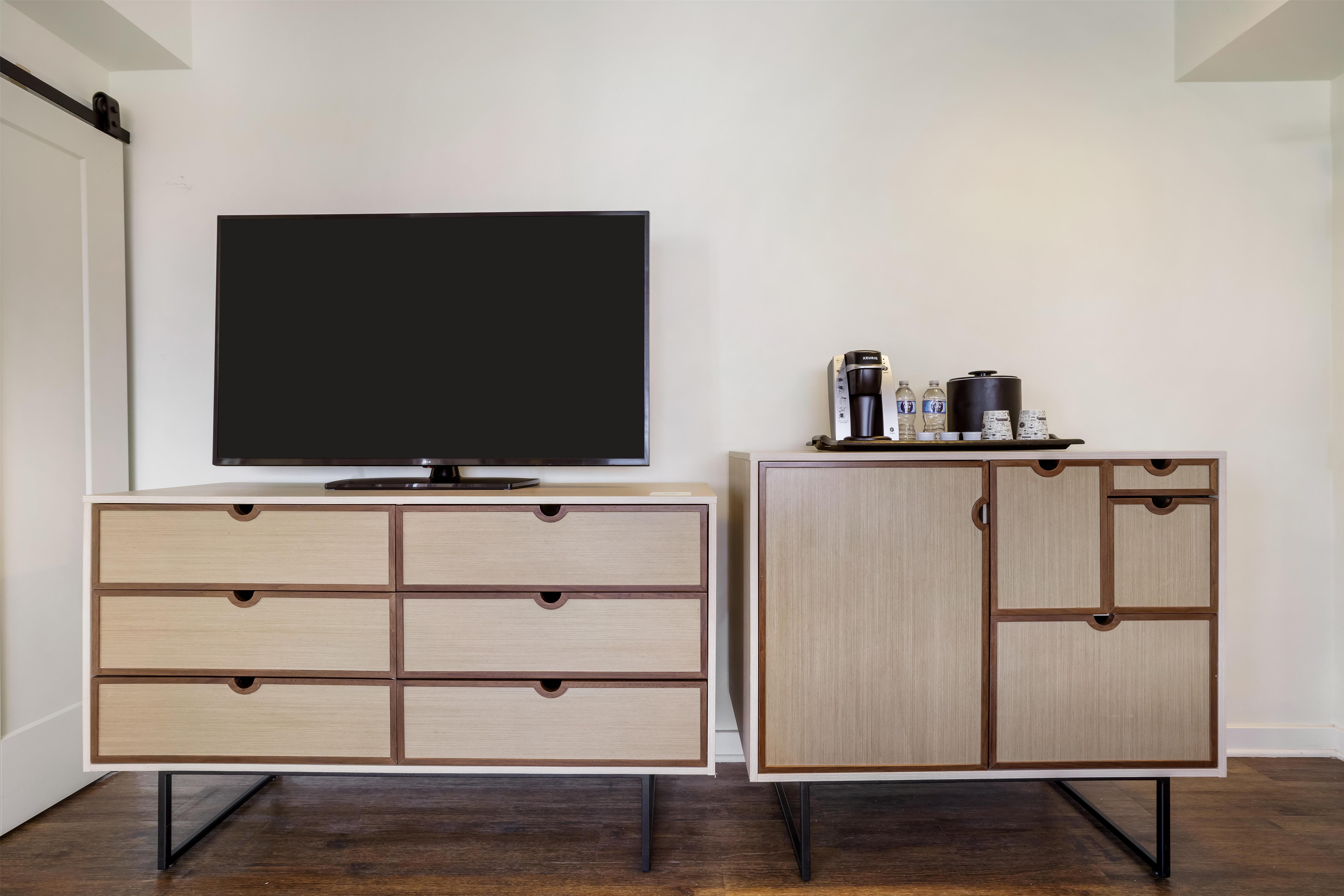 Double City View King Bed