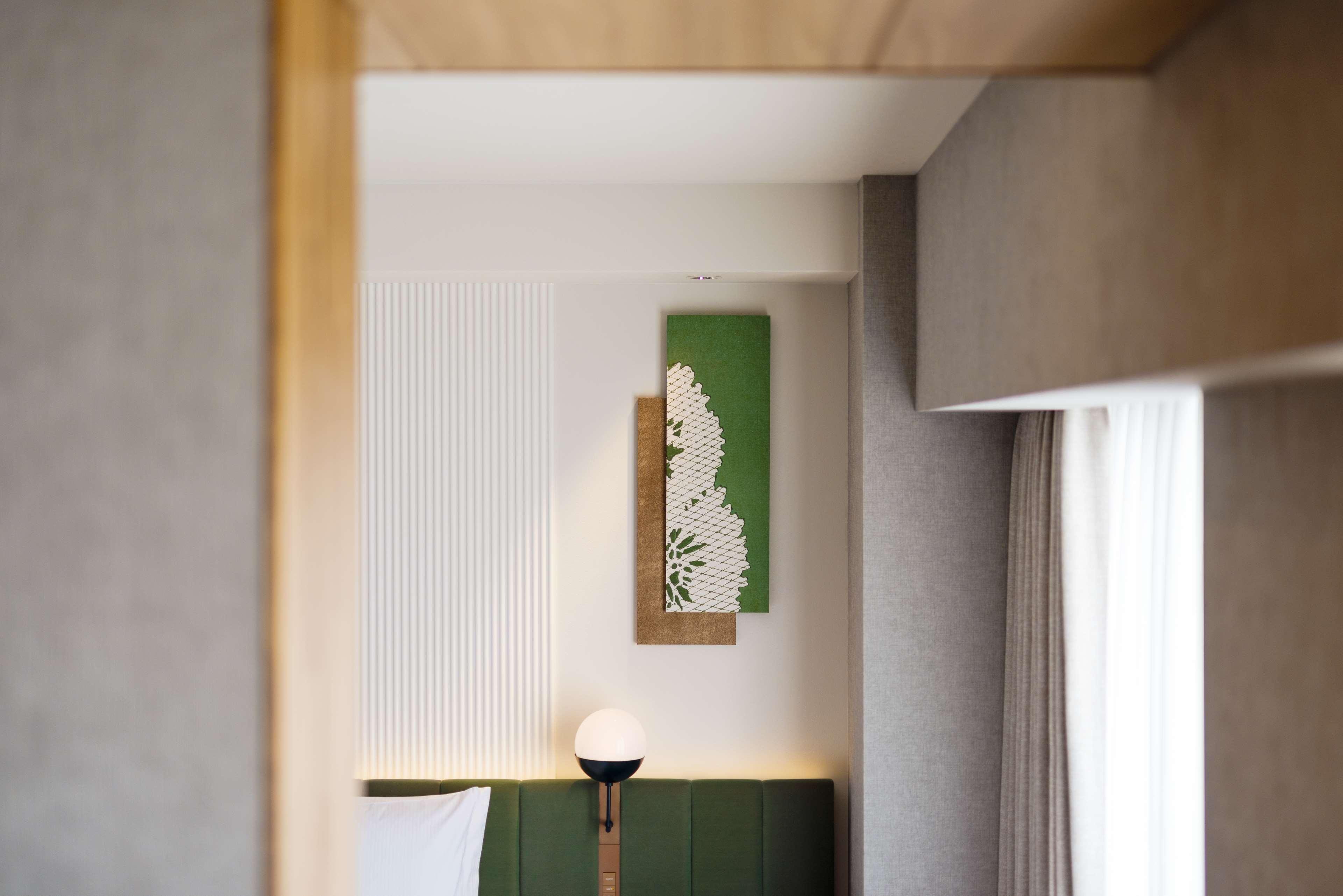 Family Room Deluxe Queen Bed