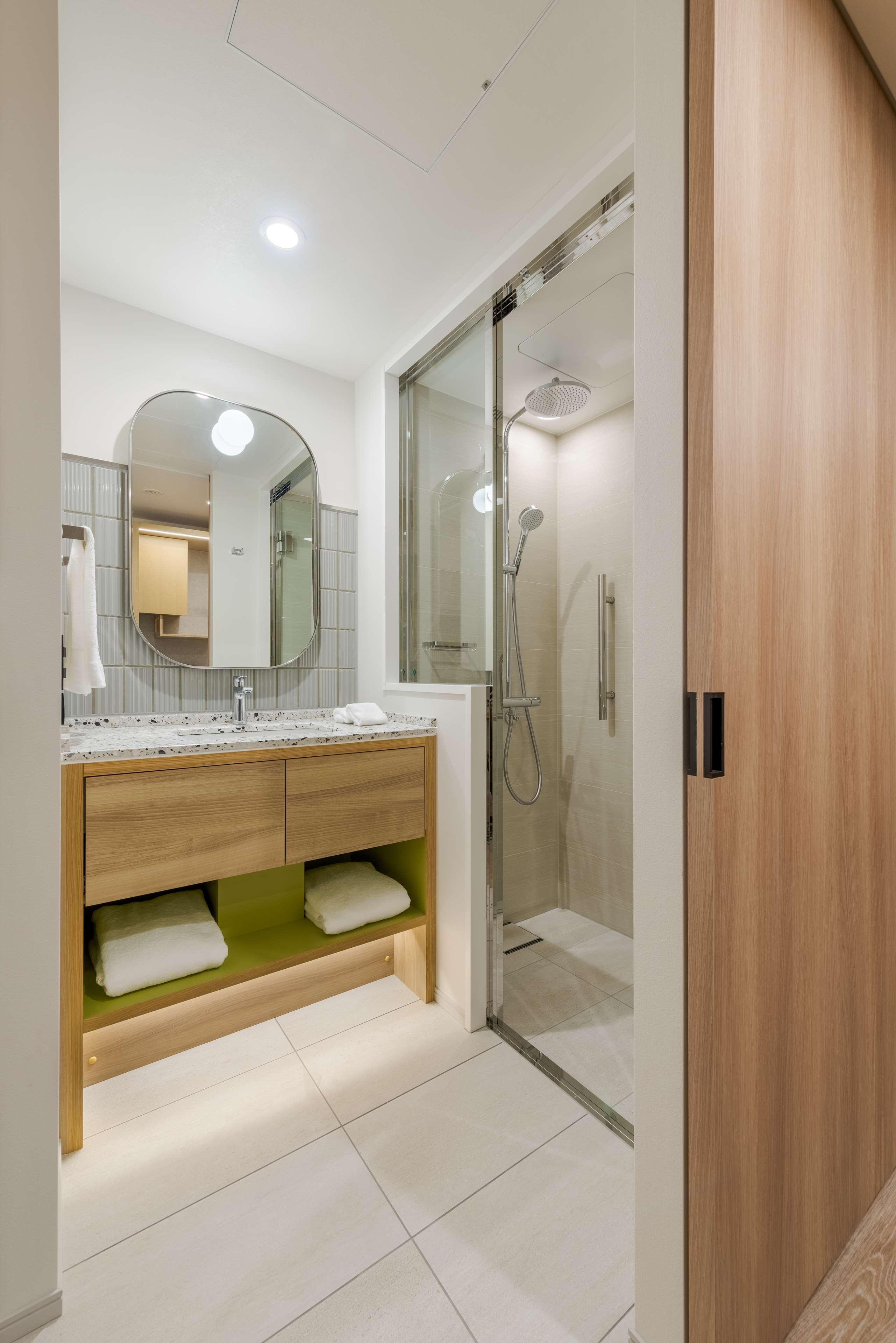 Family Room Queen Size Bed