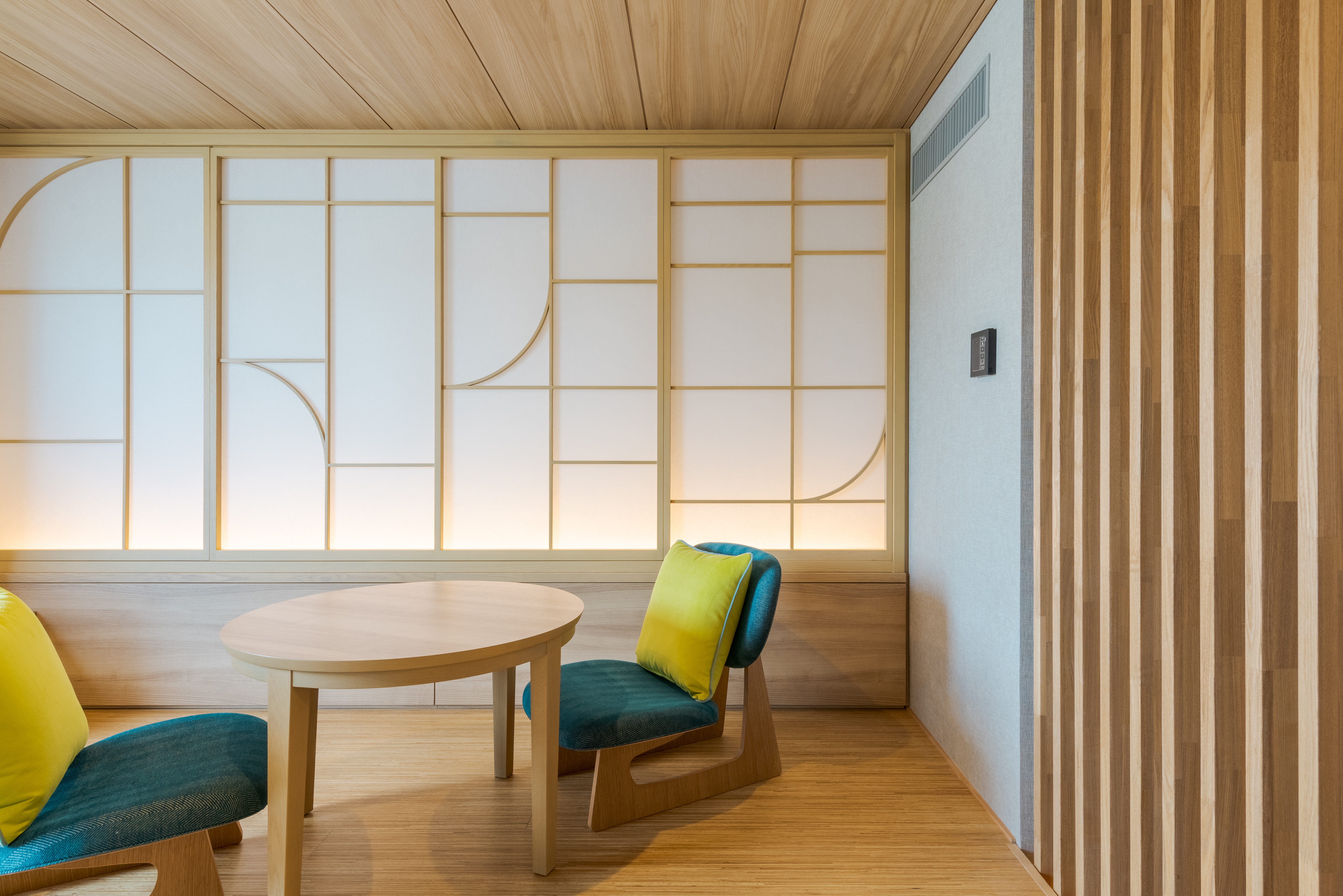 Family Room Deluxe Queen Bed