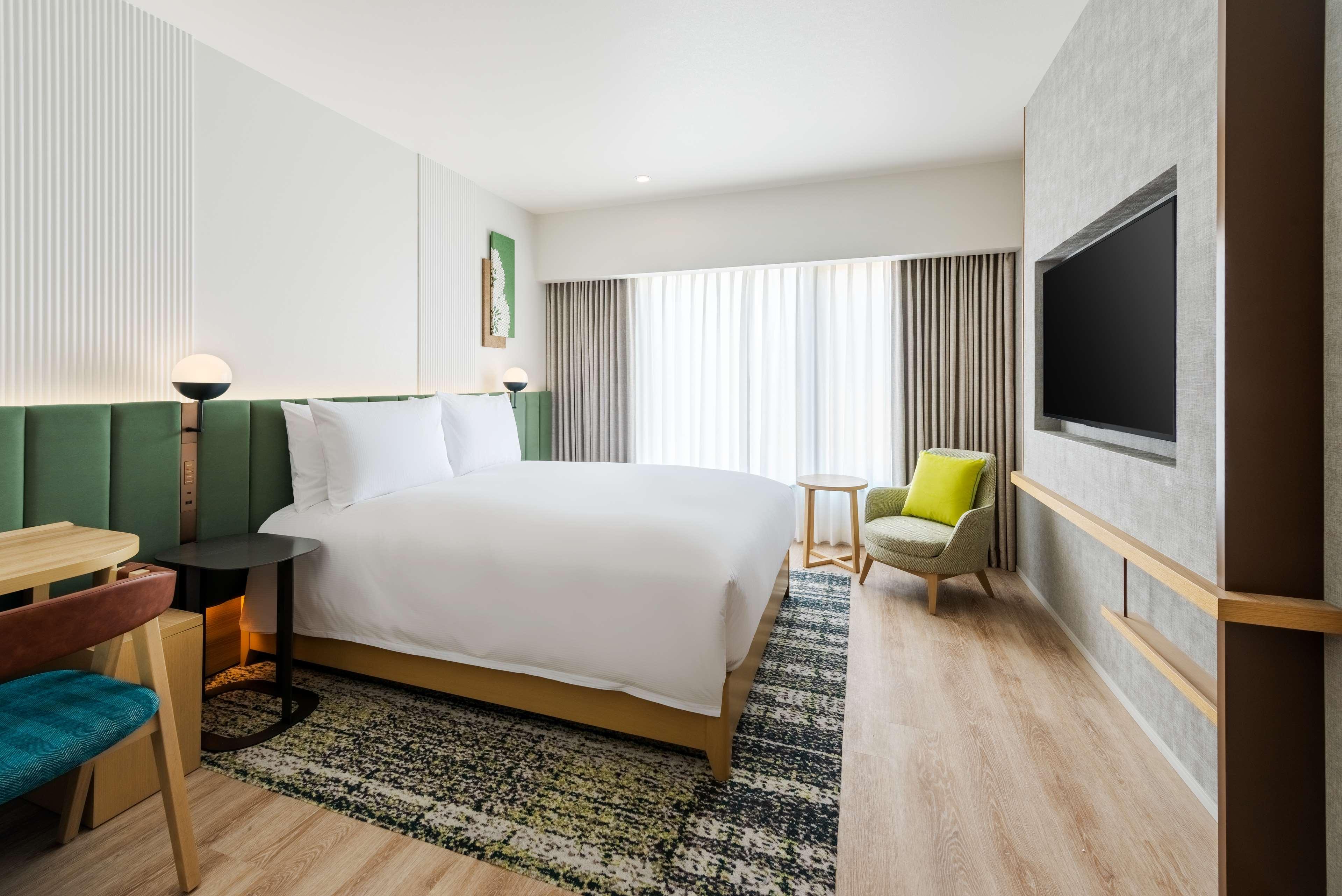 Double Accessible-queen Size Bed