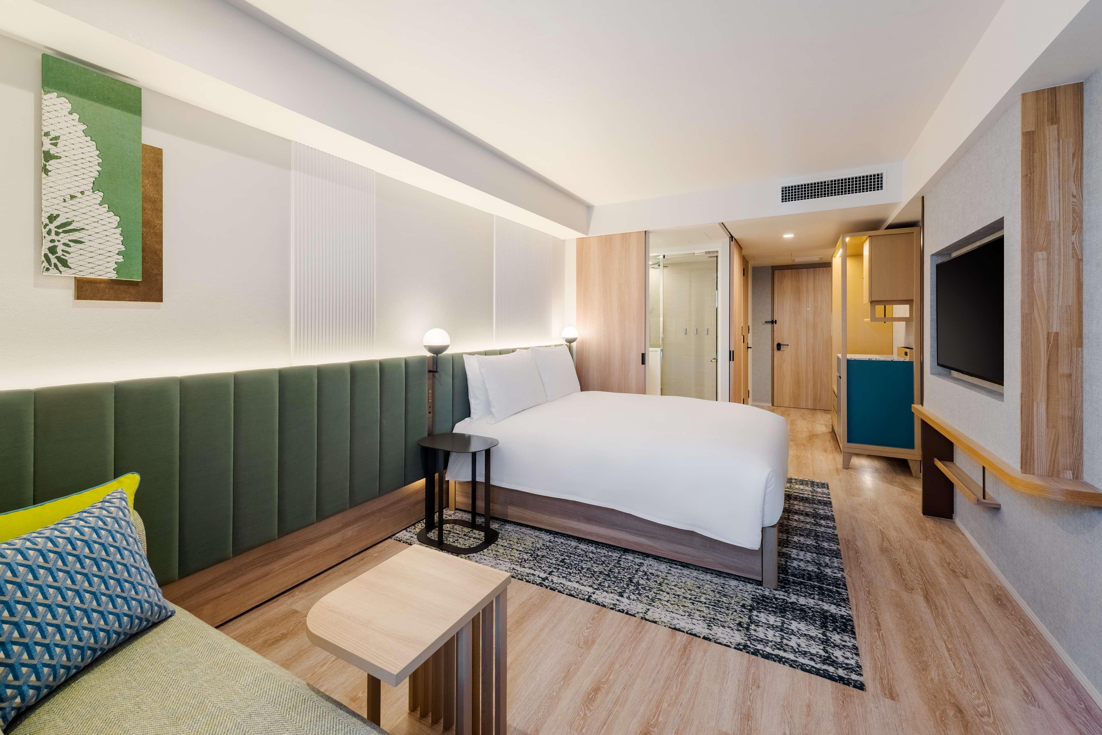 Family Room Queen Size Bed