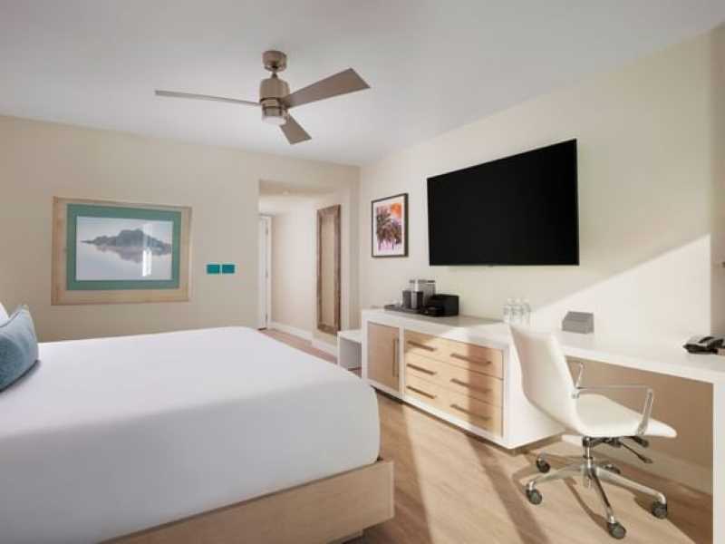 Room Accessible King Size Bed