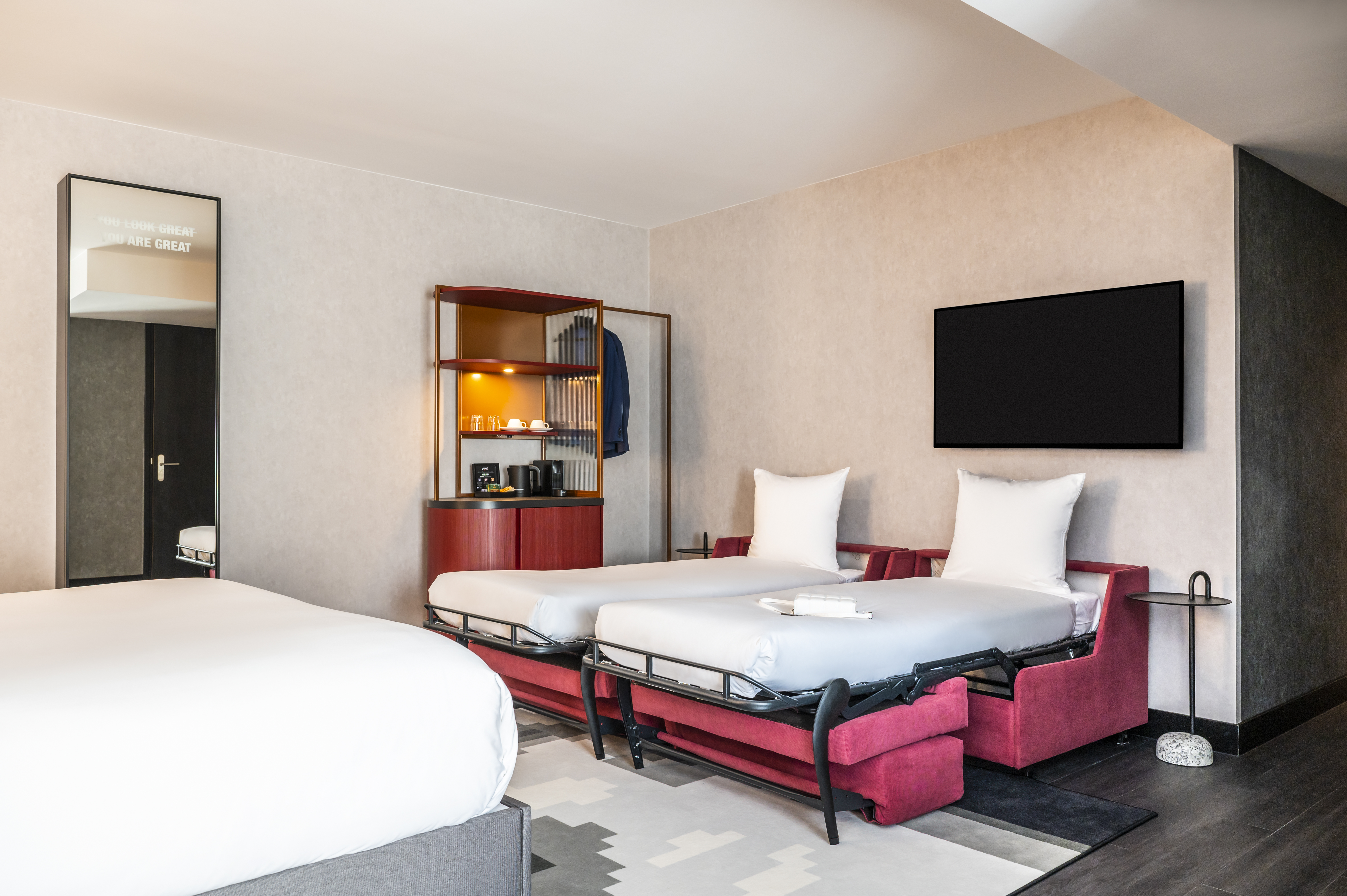 Double Deluxe Queen Bed