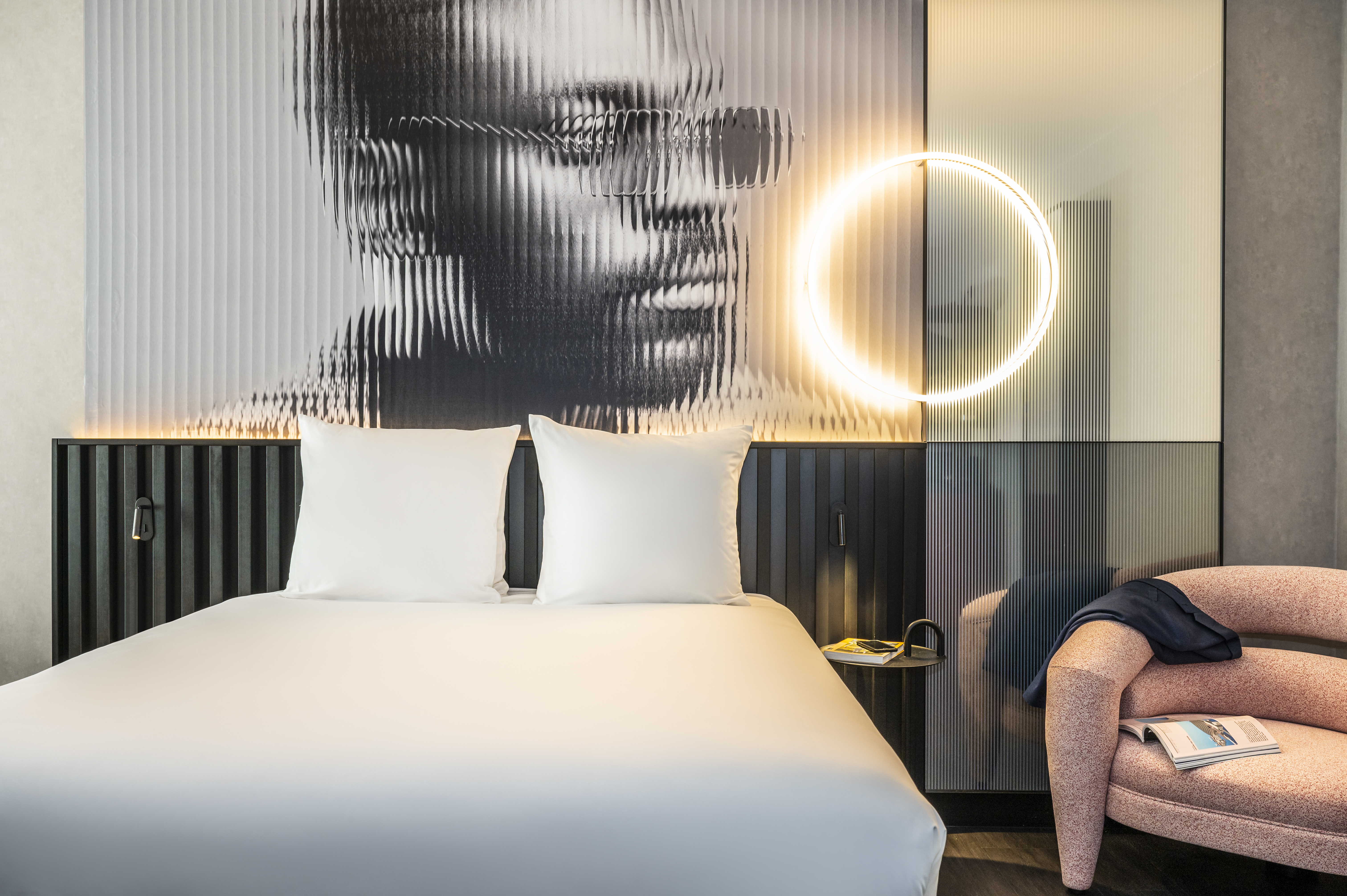 Double Deluxe Queen Bed