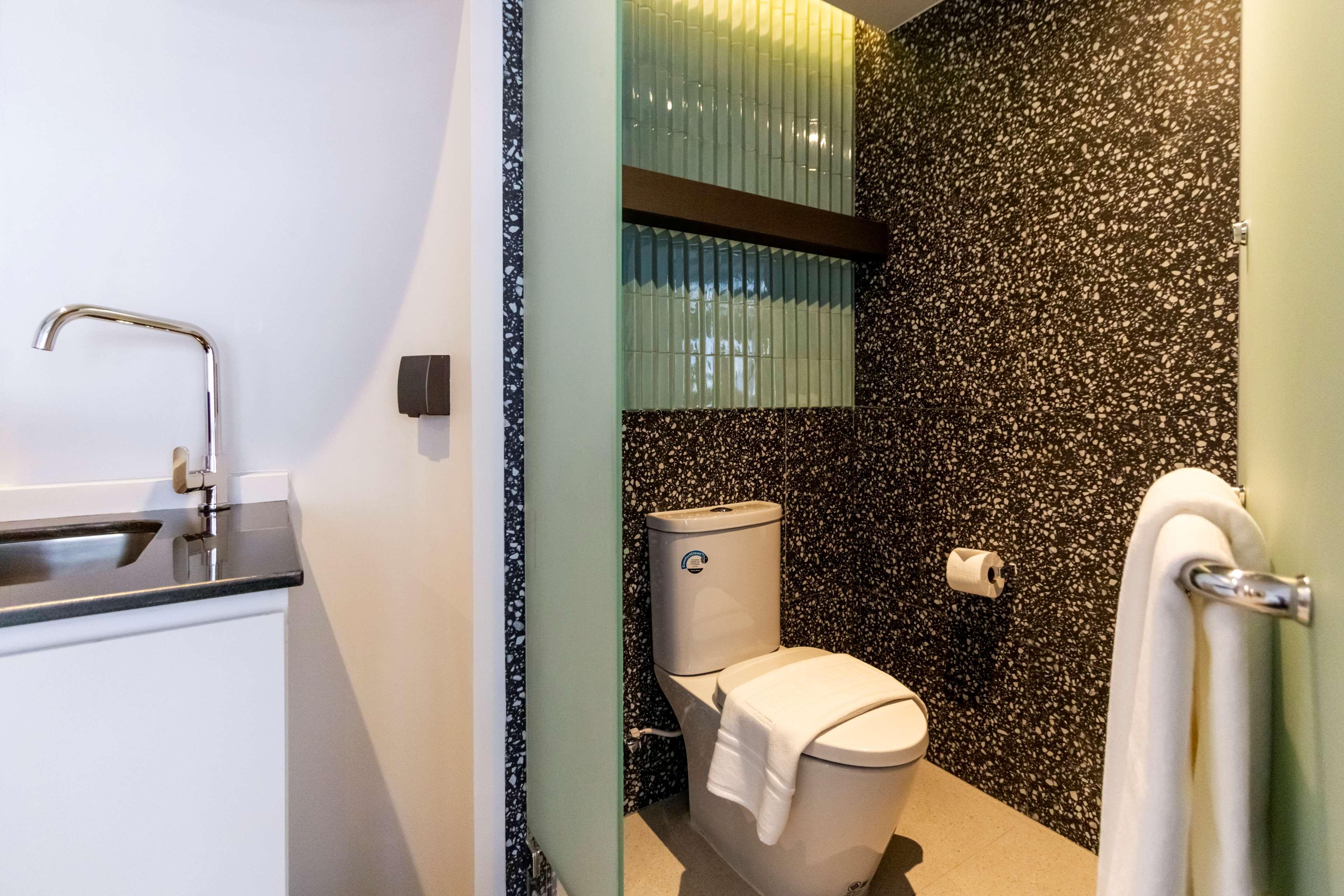 Suite City View King Bed