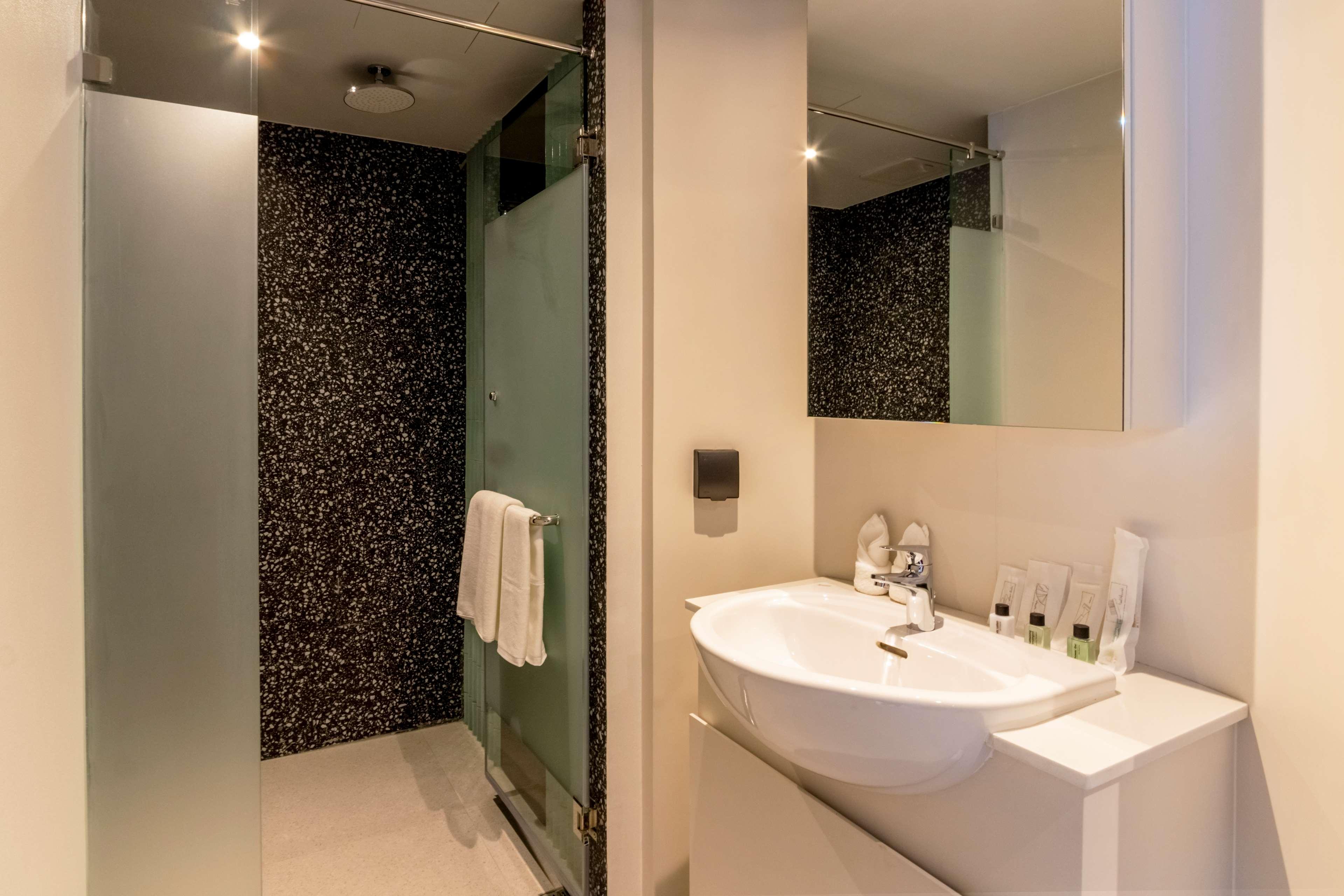 Suite City View King Bed