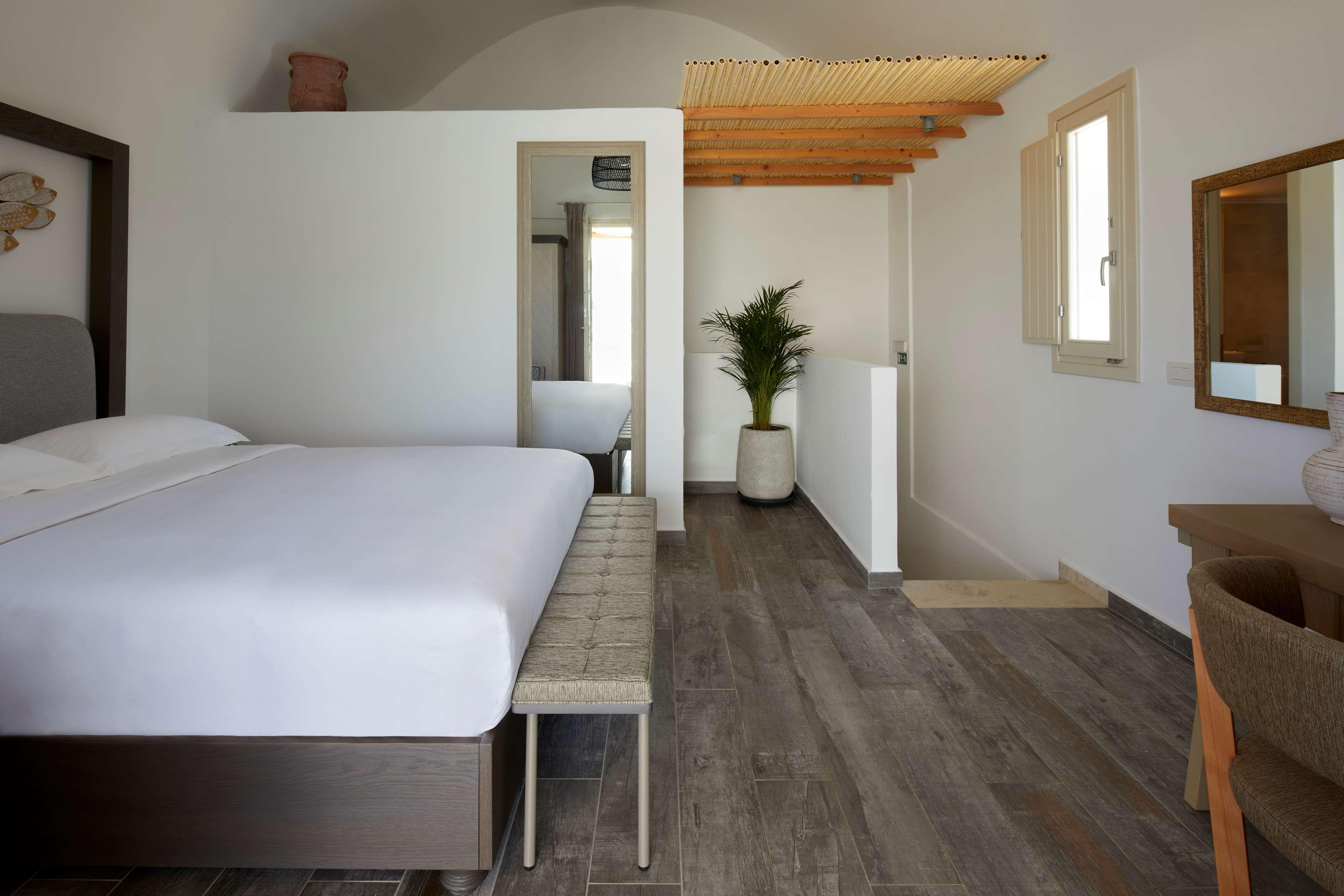 Double Guest Room Queen Bed