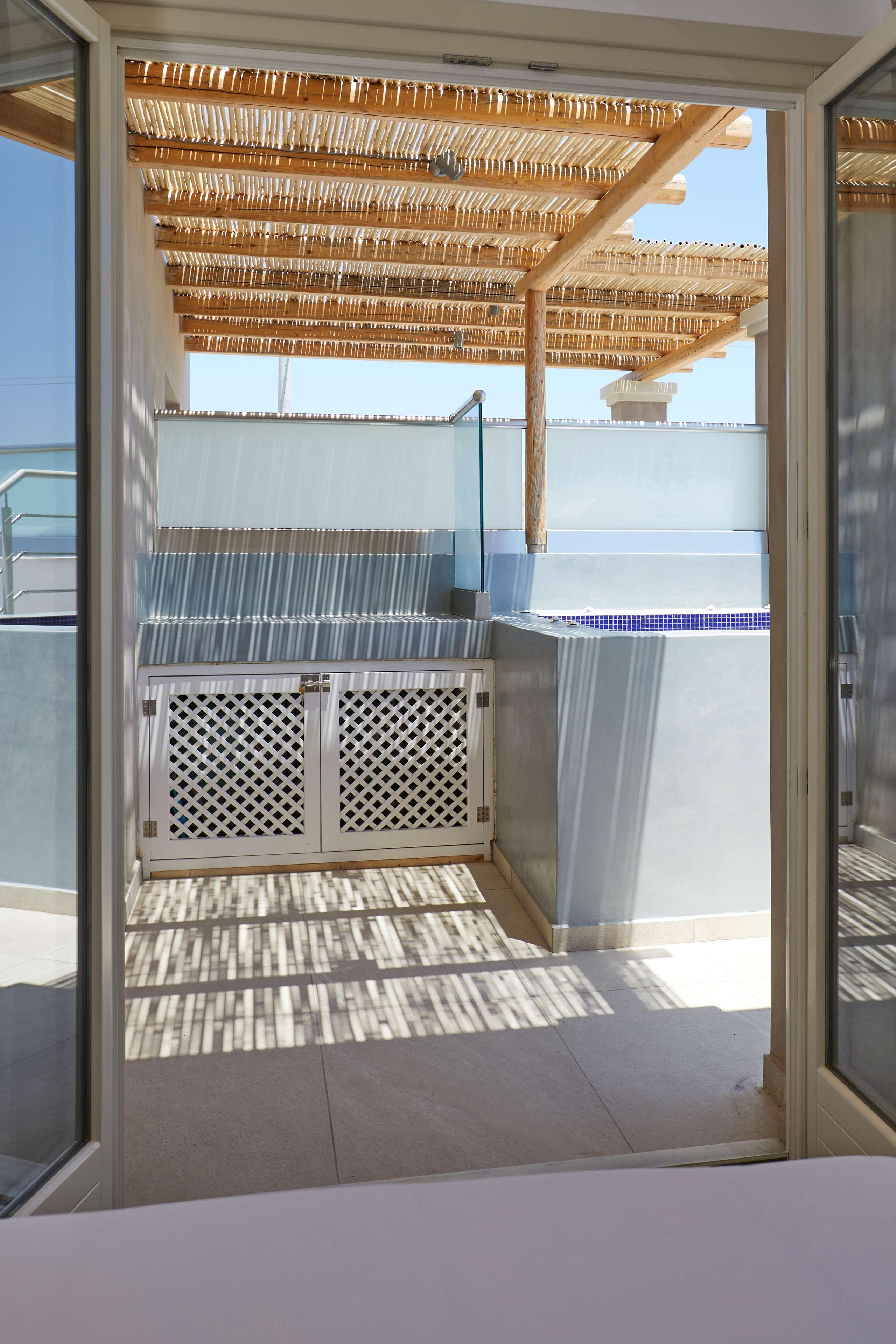 Double Guest Room King Bed