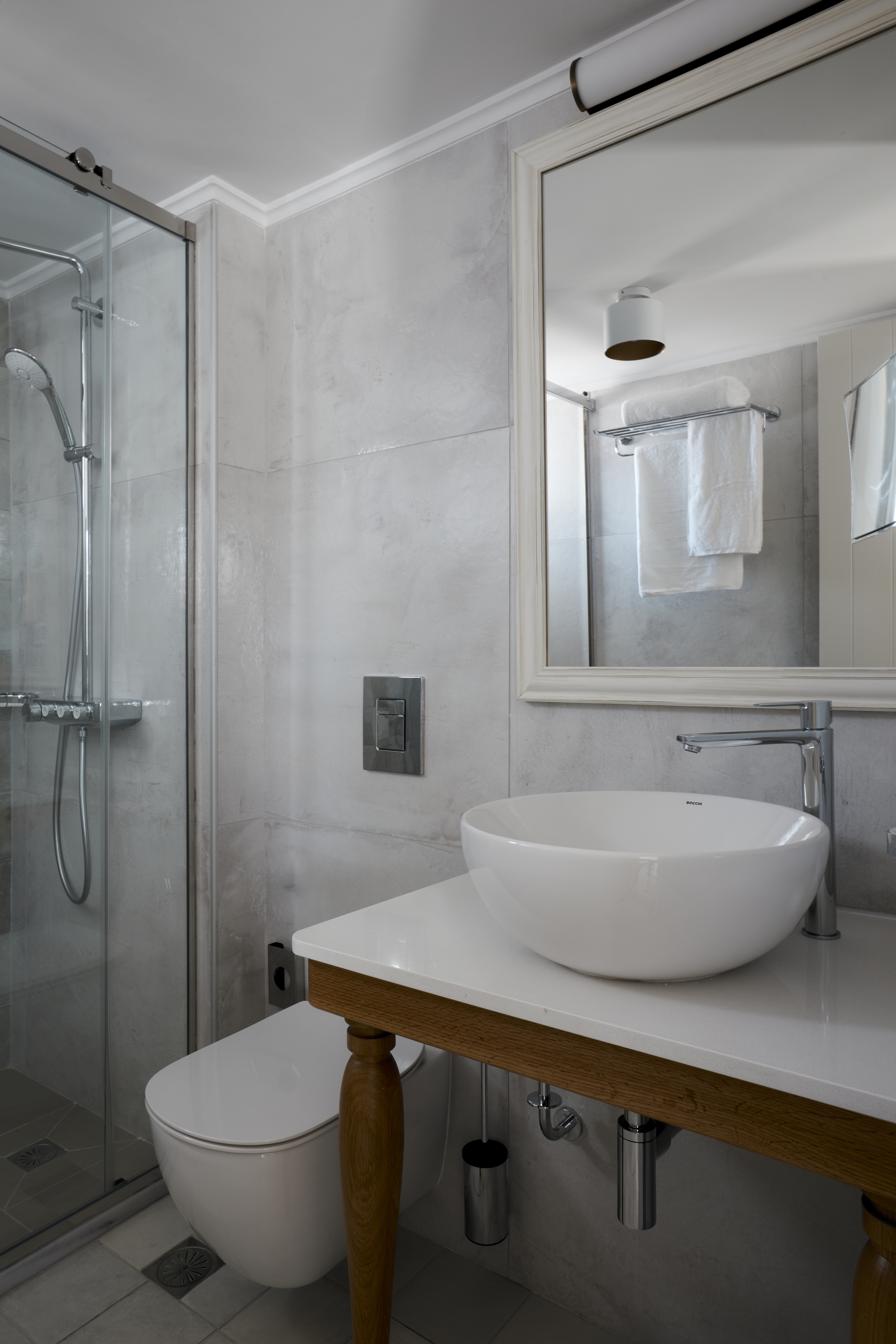 Double Guest Room King Bed