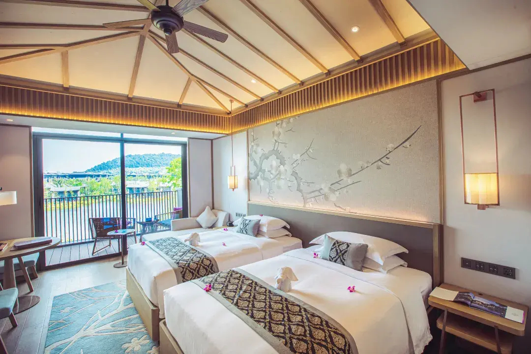 Twin Deluxe Lake View