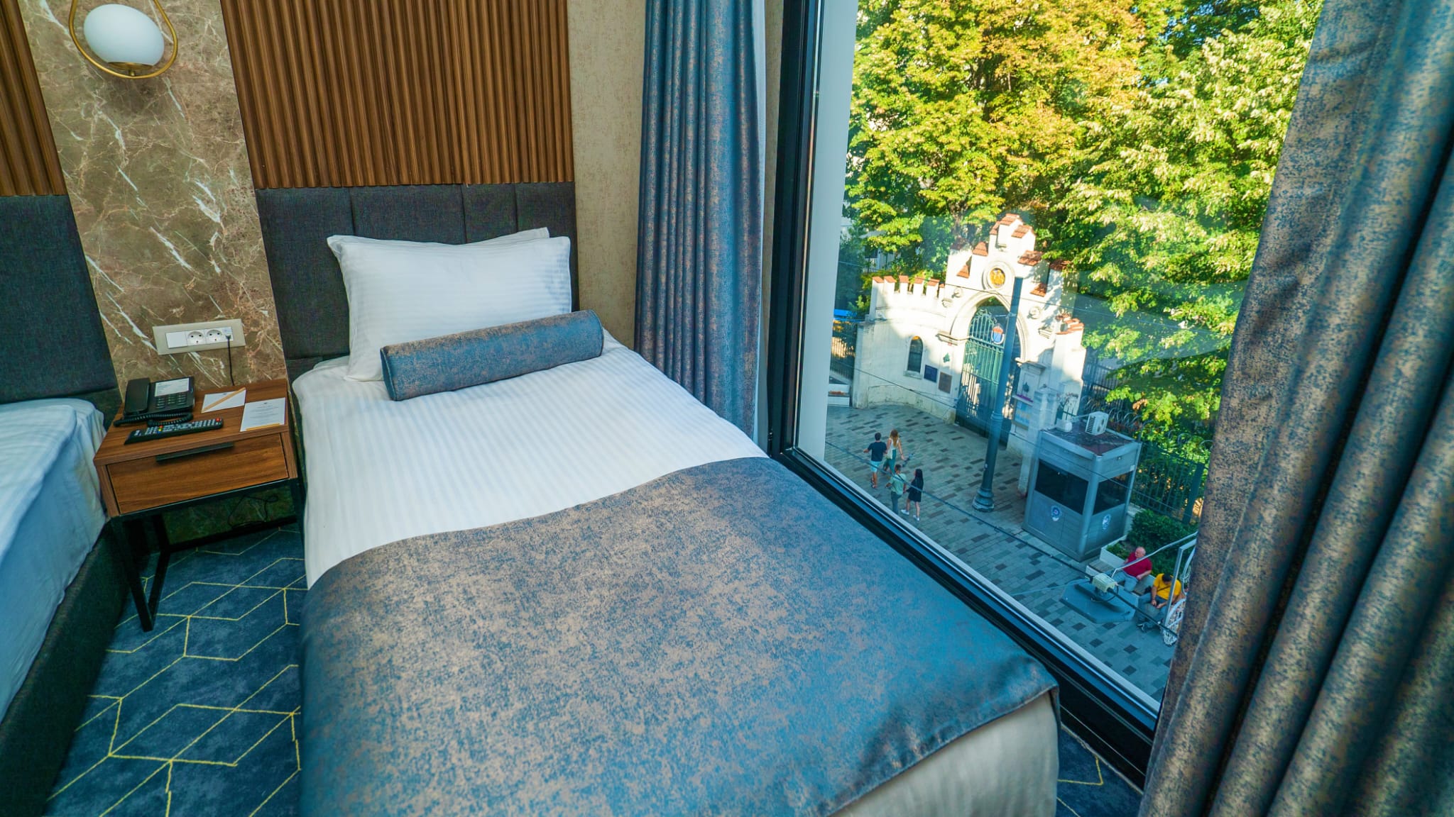 Double or Twin Standard