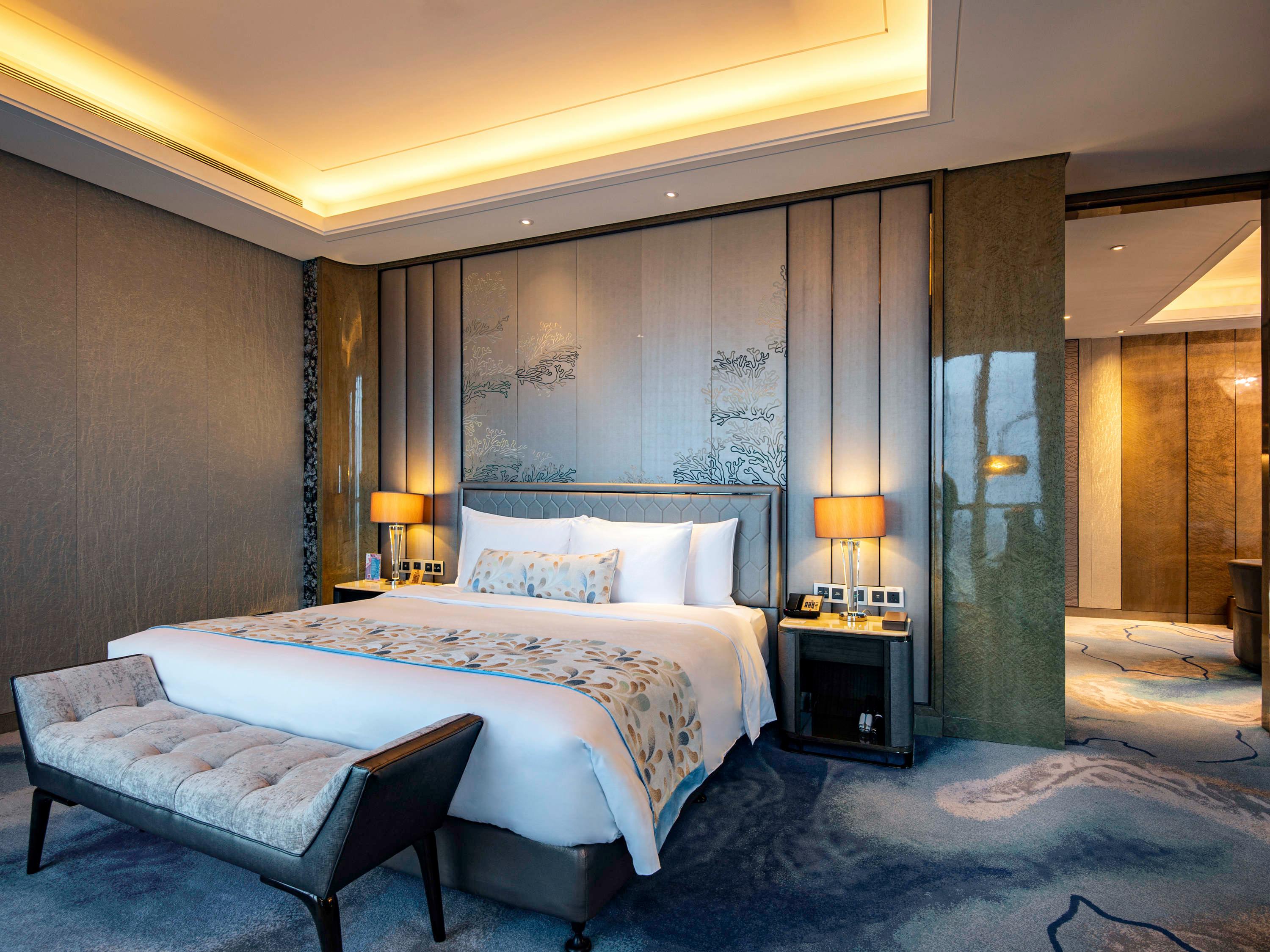 Double Executive Queen Bed