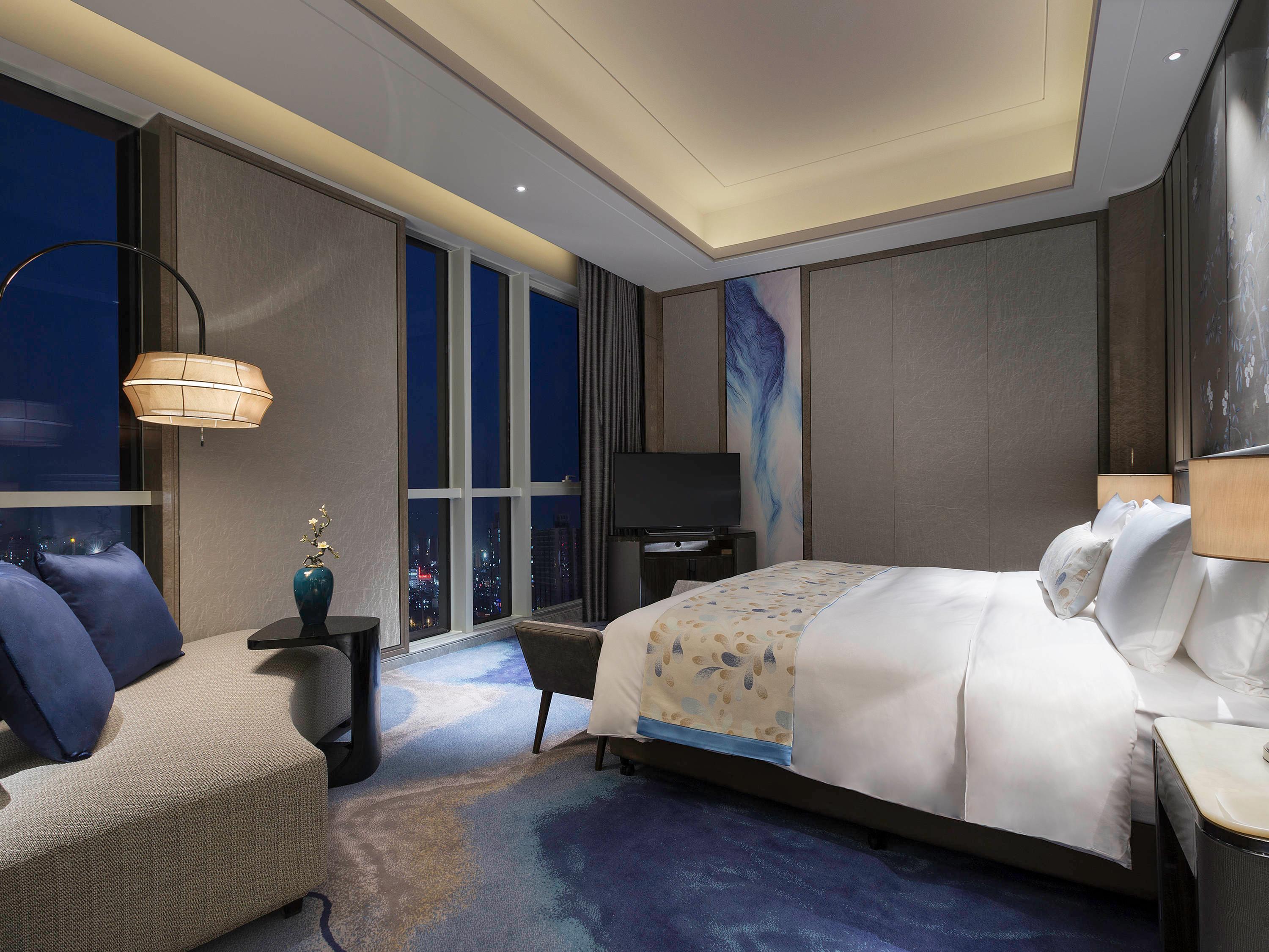 Double Deluxe Queen Bed