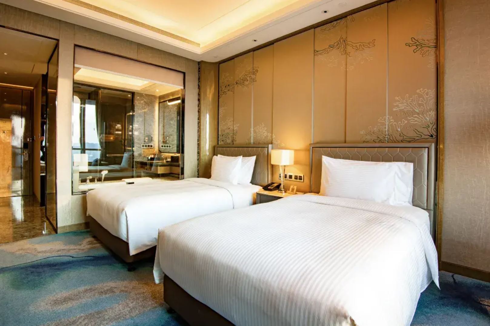 Twin Deluxe City View