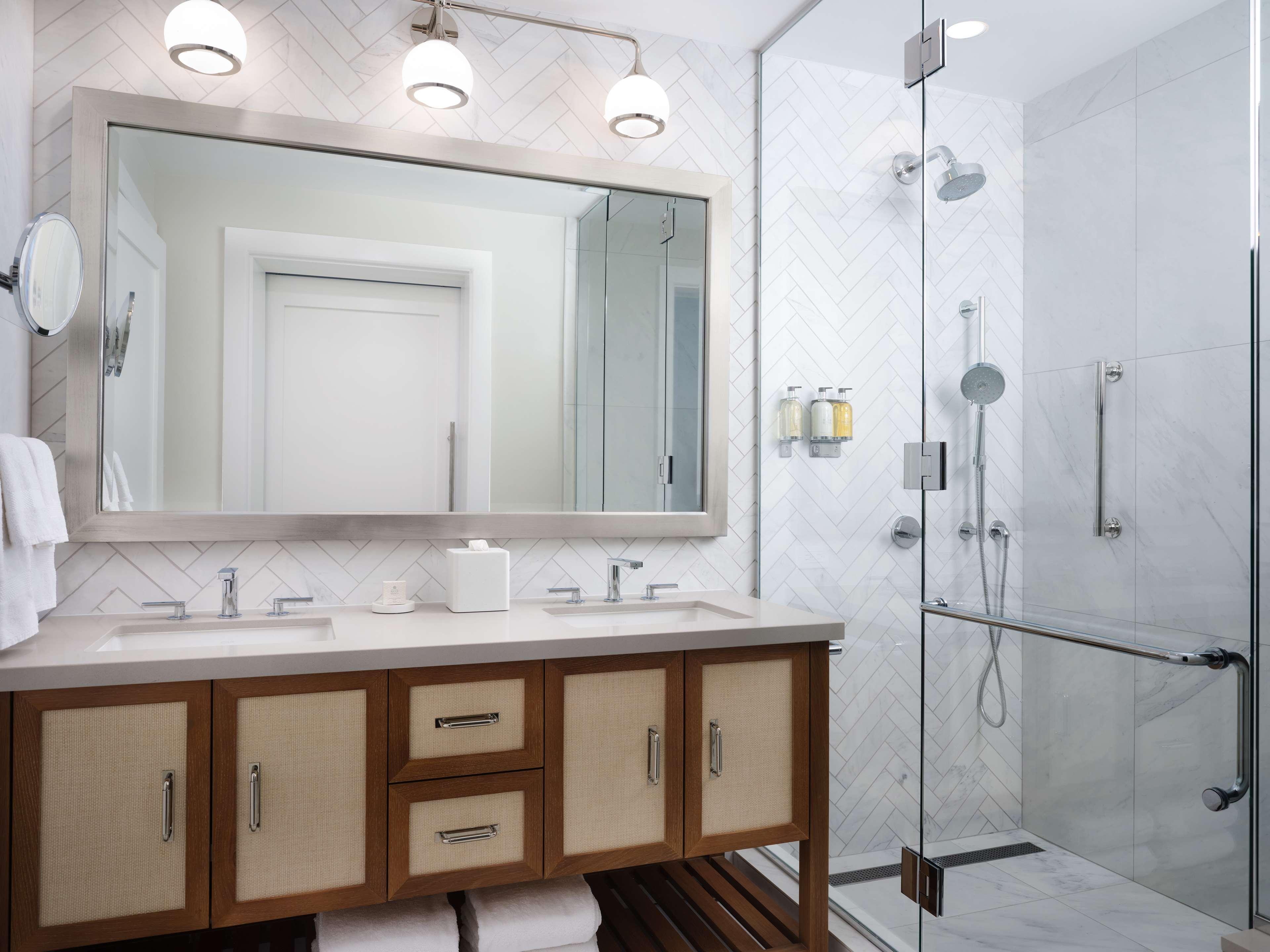 Double Accessible with Views