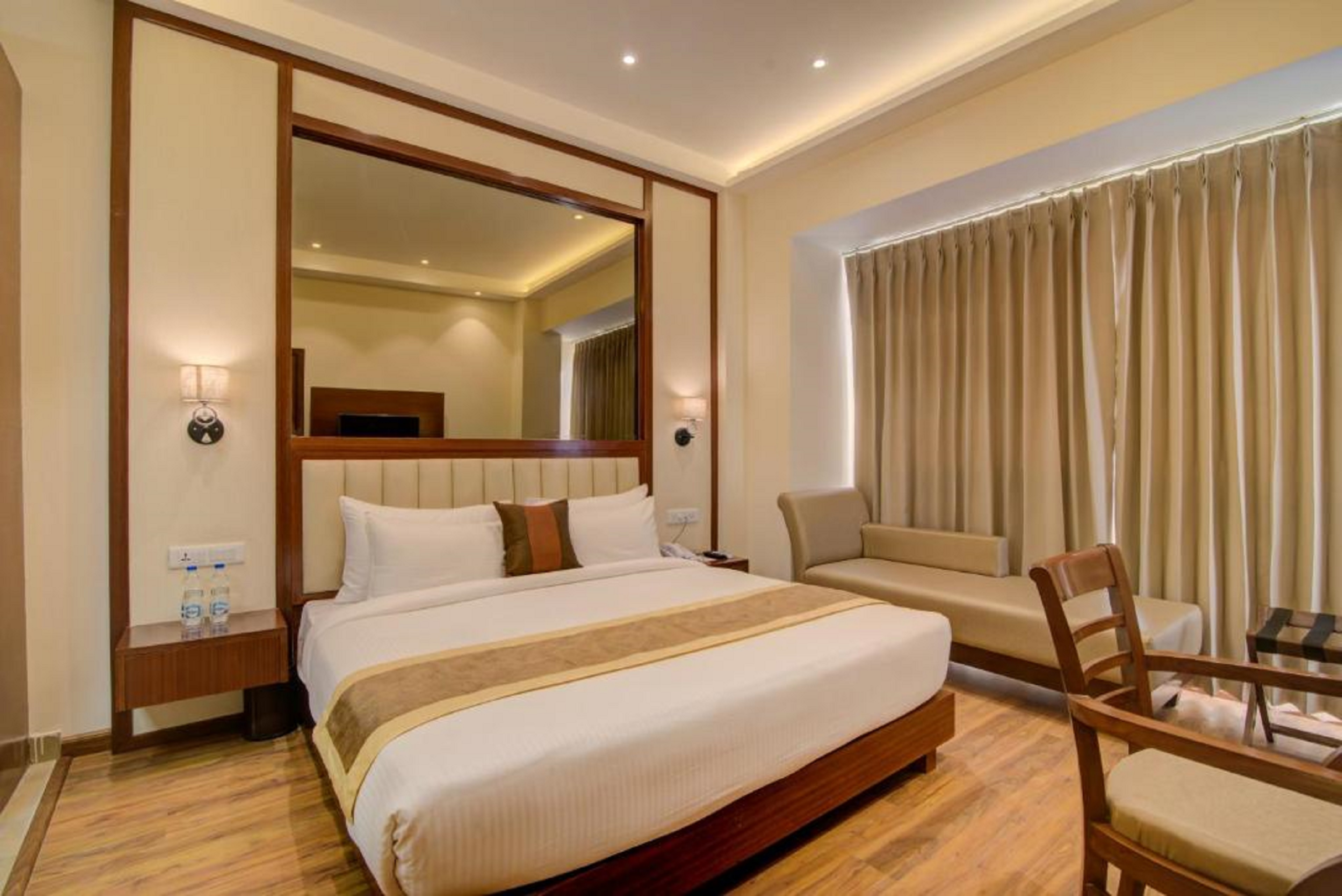 Double or Twin Classic King Bed