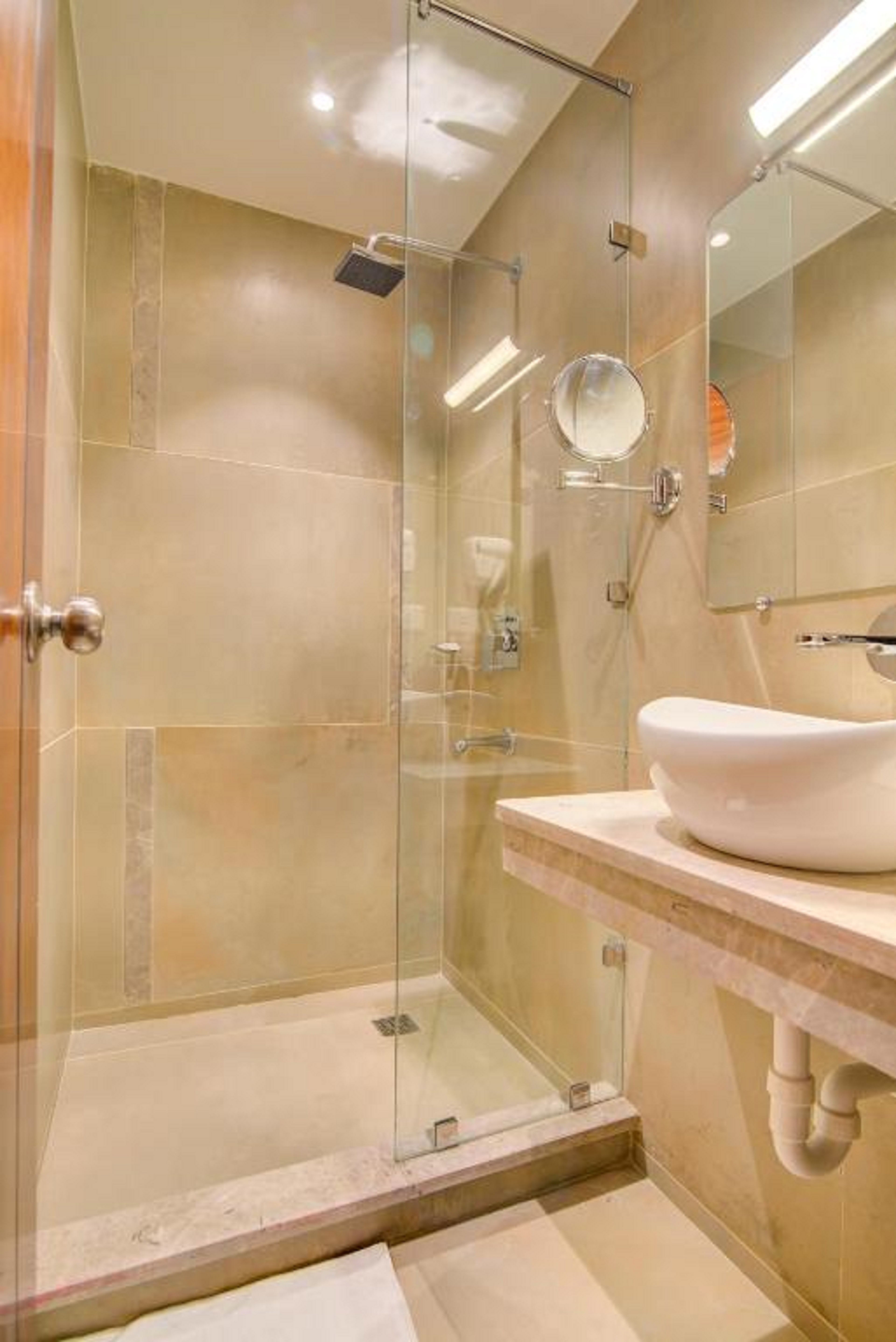 Double or Twin Classic One Bedroom