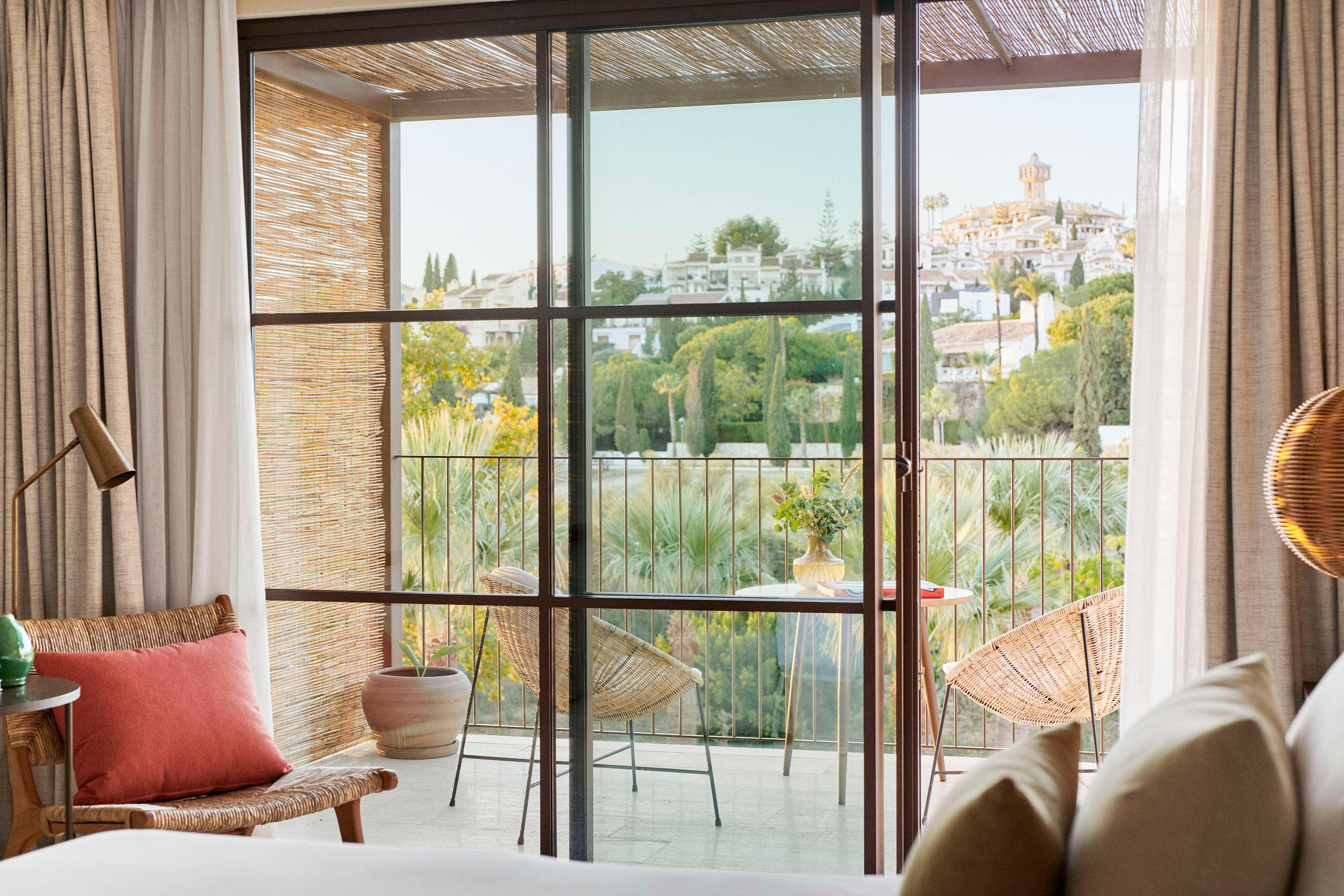 Double Garden View King Bed