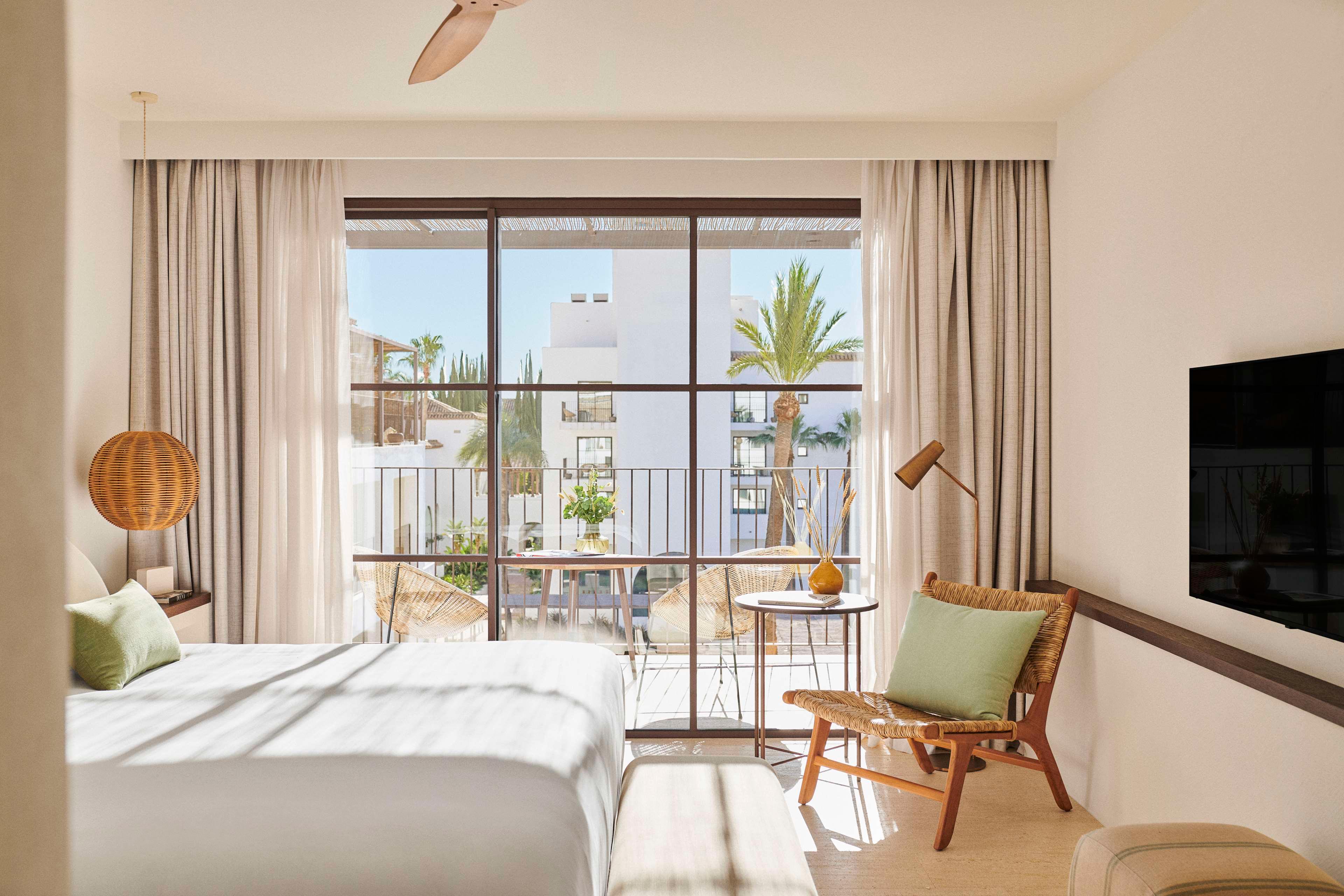 Double Single Deluxe King Bed