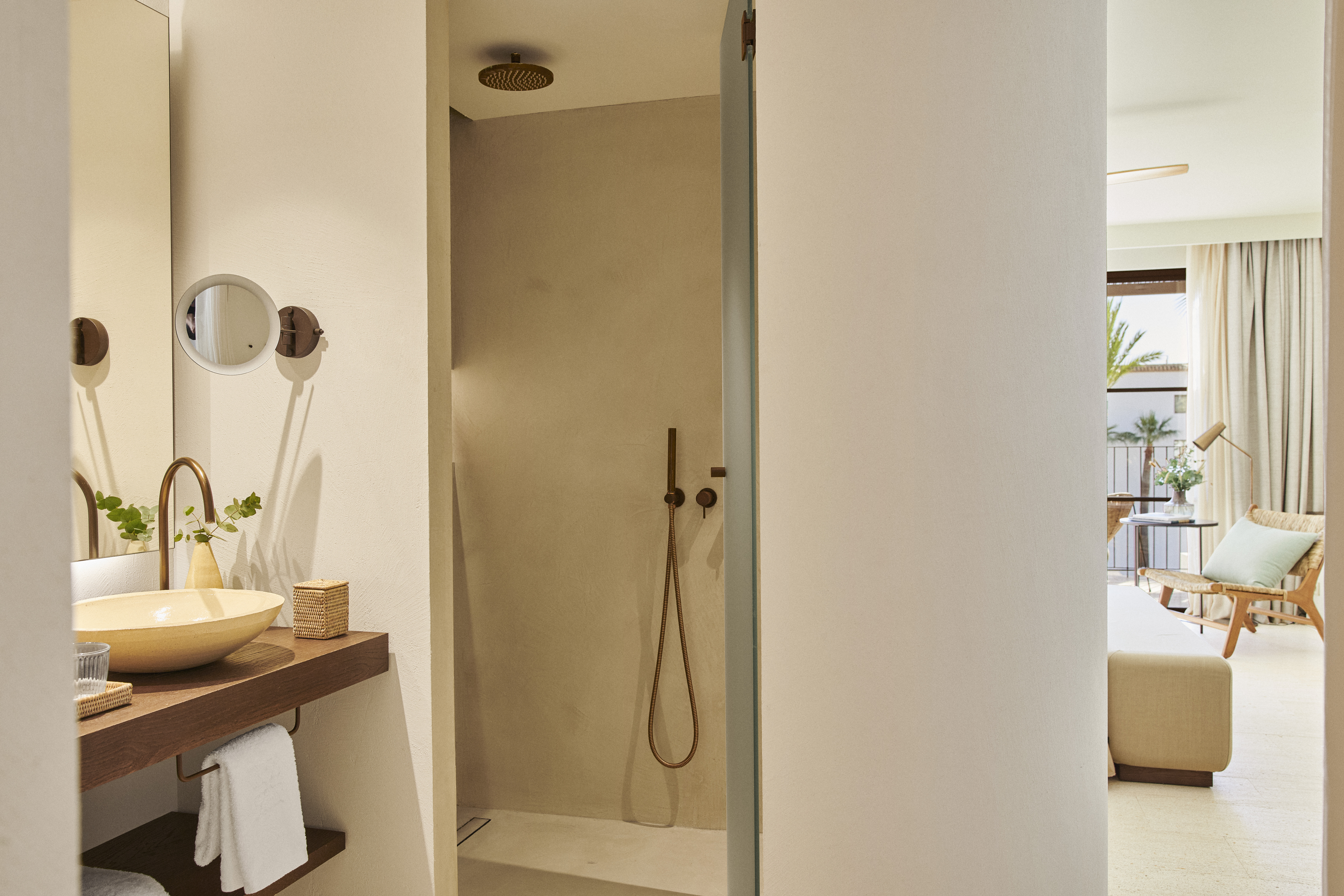 Double Deluxe King Bed