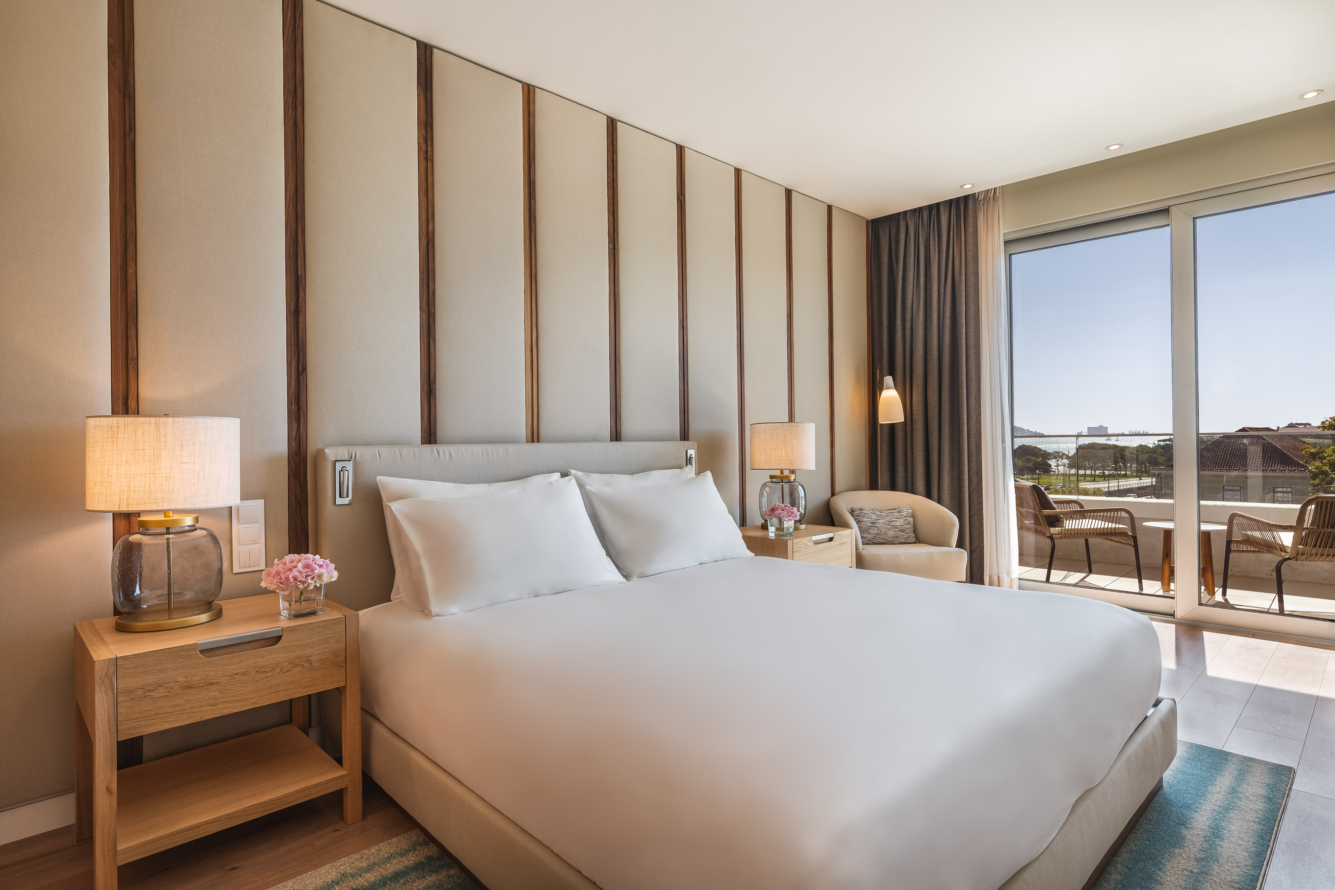 Suite Queen Size Bed
