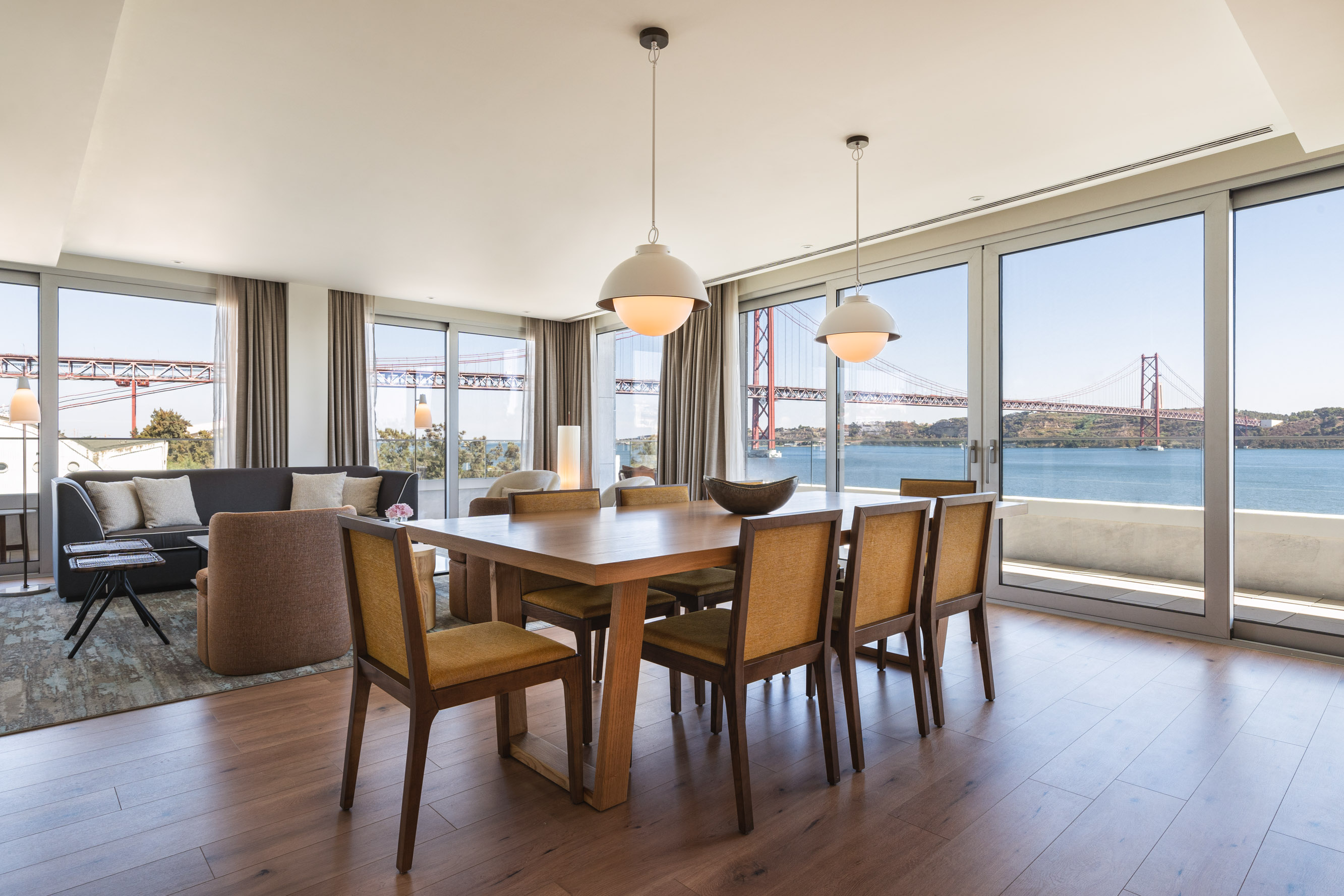 Suite Deluxe Queen Bed