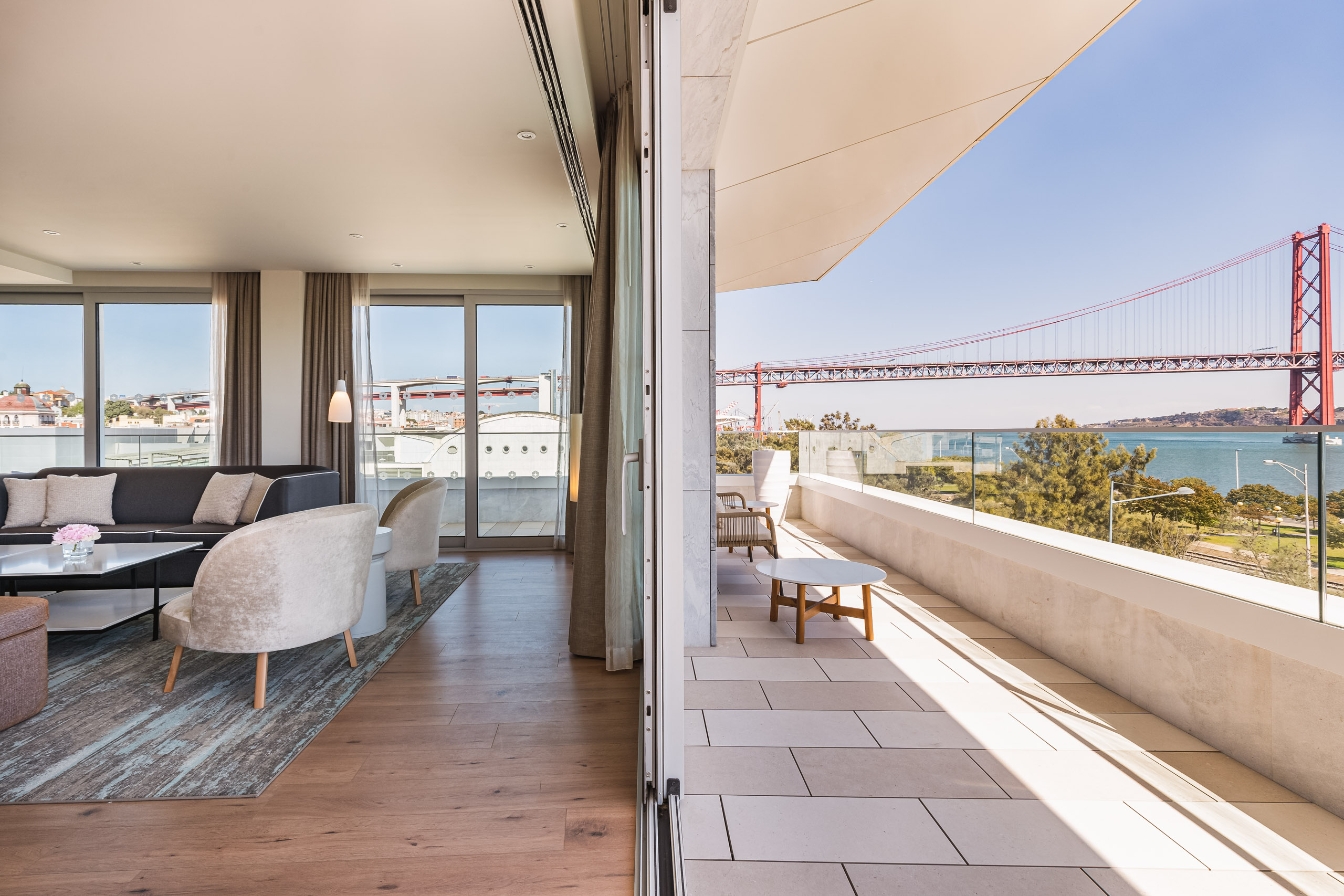 Suite Deluxe Queen Bed