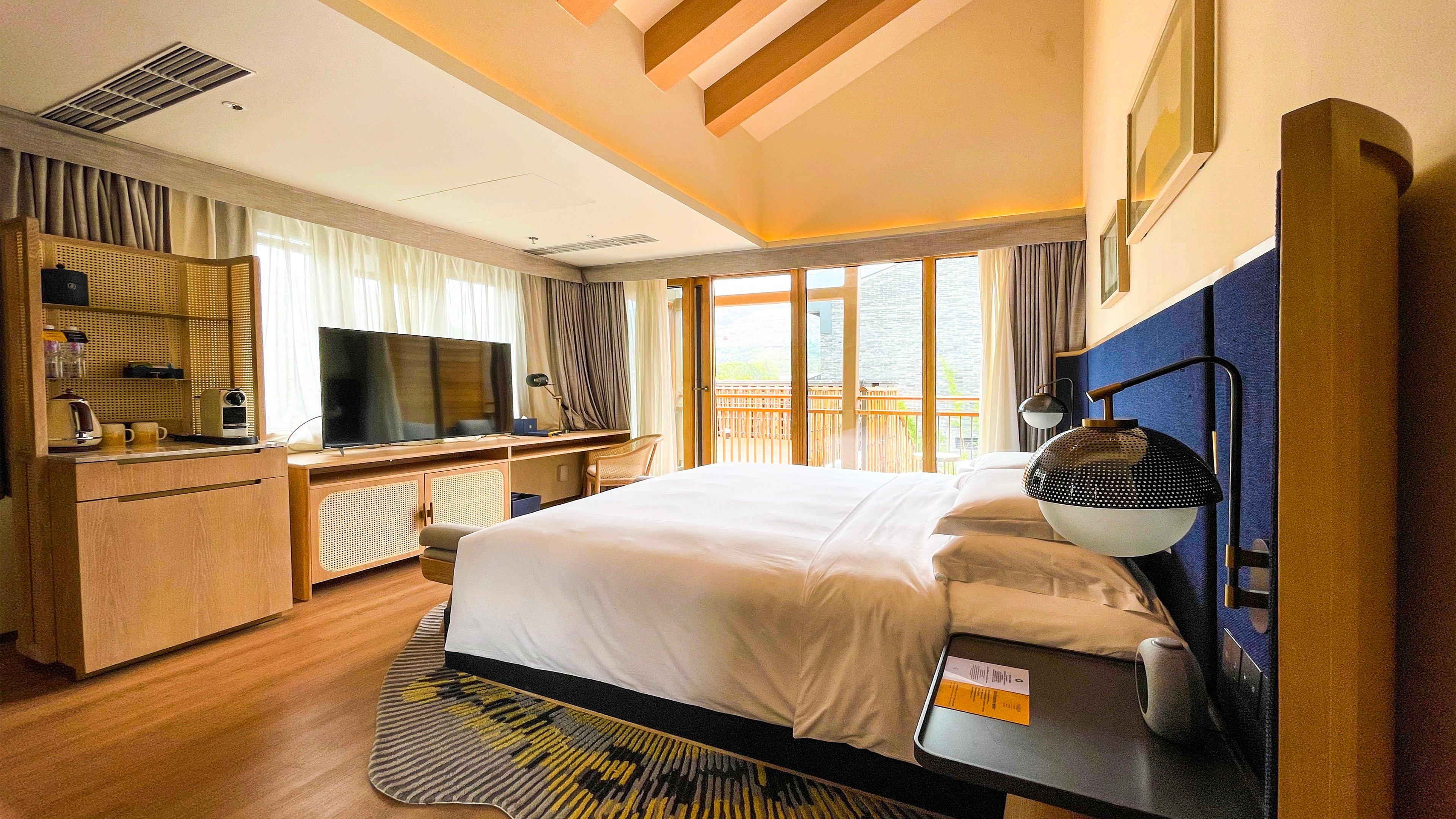 Suite with Kitchenette