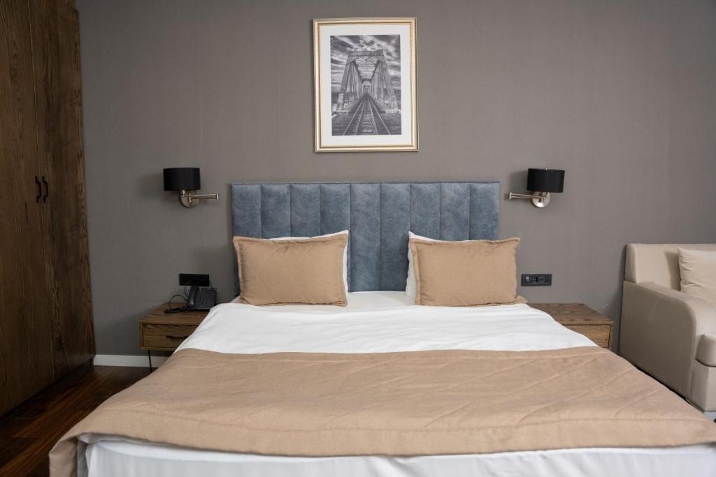 Double or Twin Deluxe