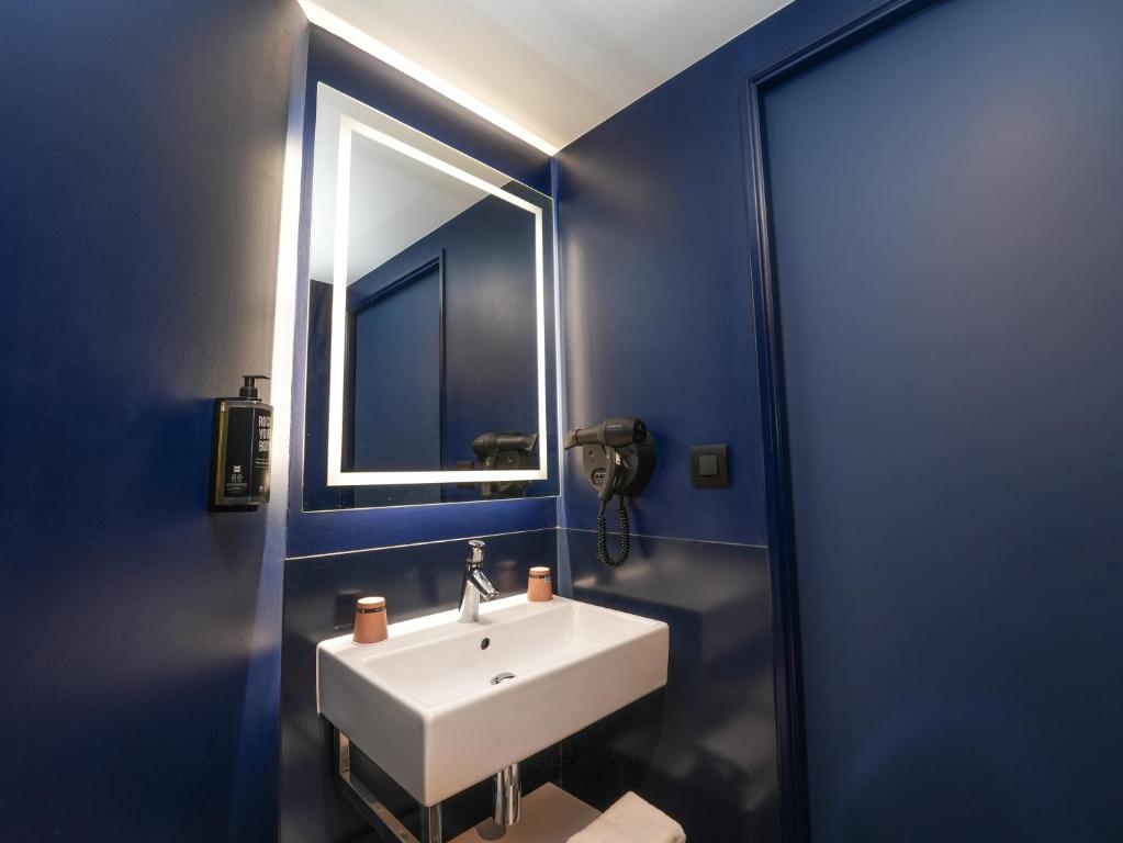 Suite Connecting Room