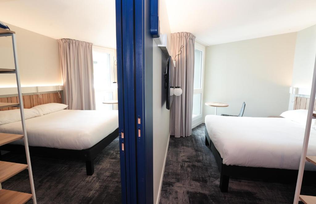 Suite Connecting Room