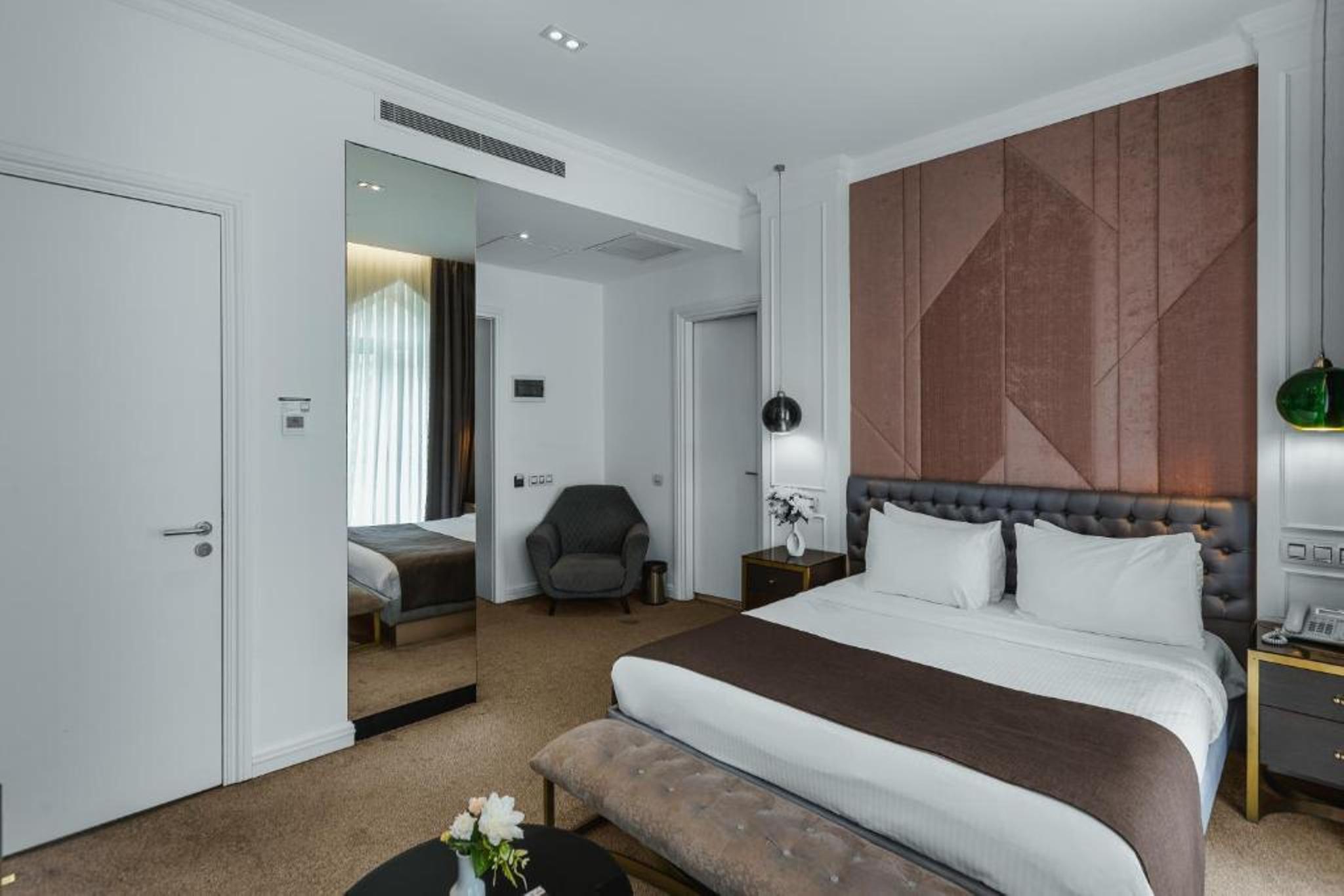 Suite Two Bedrooms One Bathroom