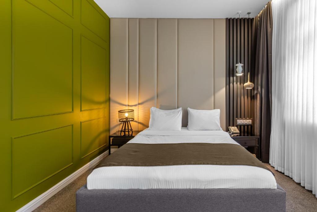 Double or Twin Deluxe Two Bedroom