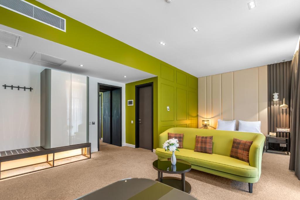 Double or Twin Deluxe