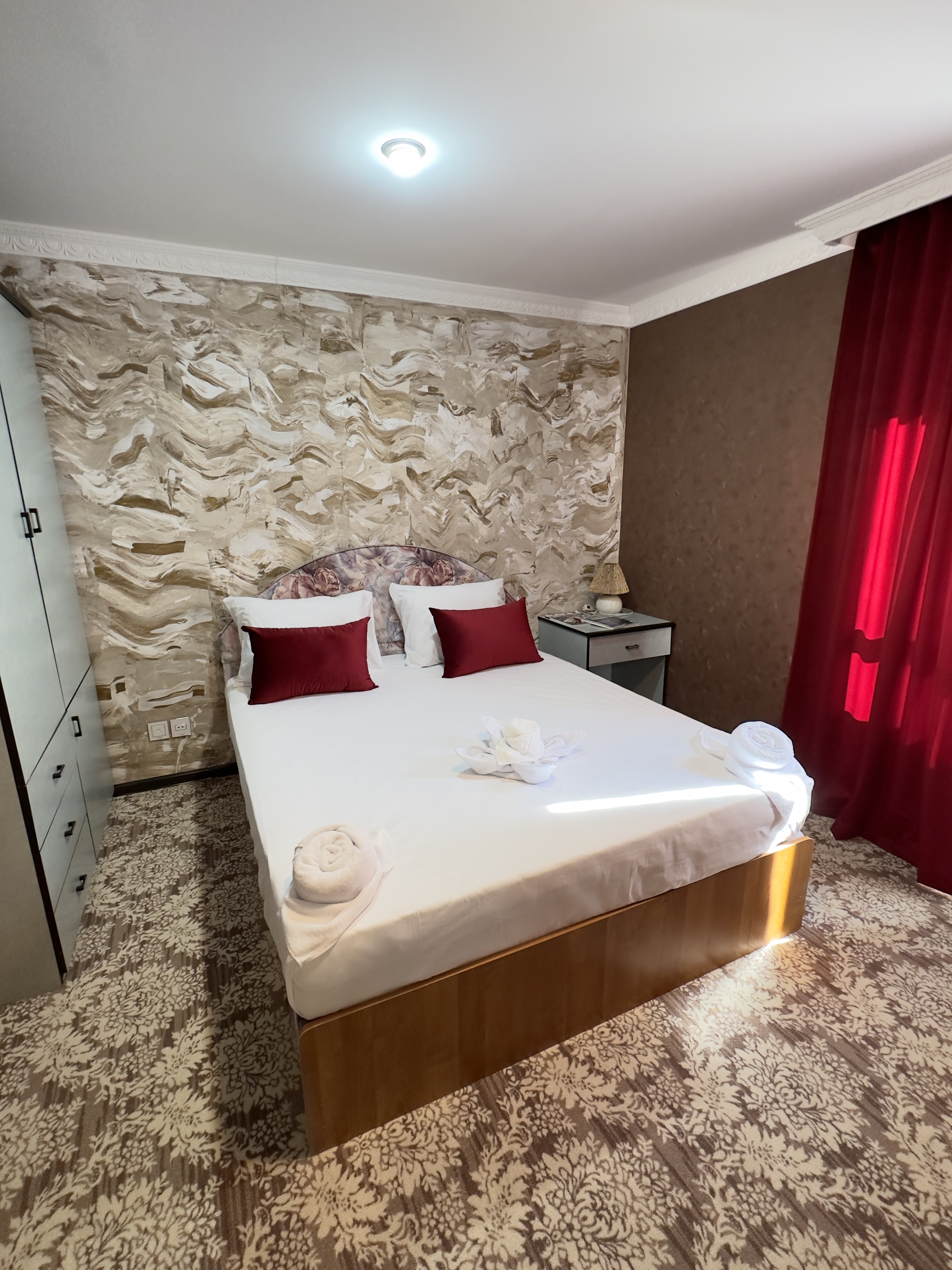 Double or Twin Standard