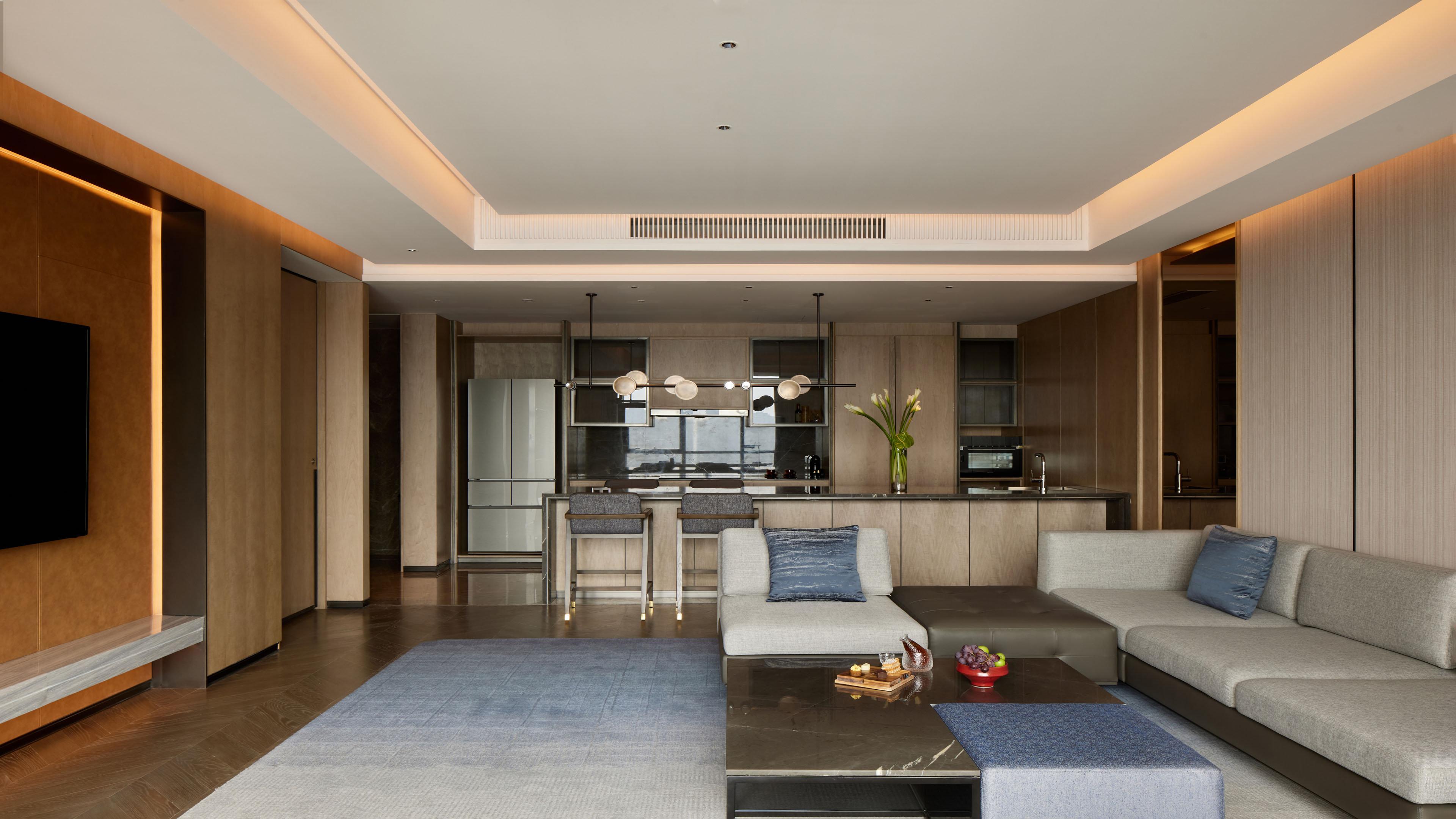 Suite with Kitchenette